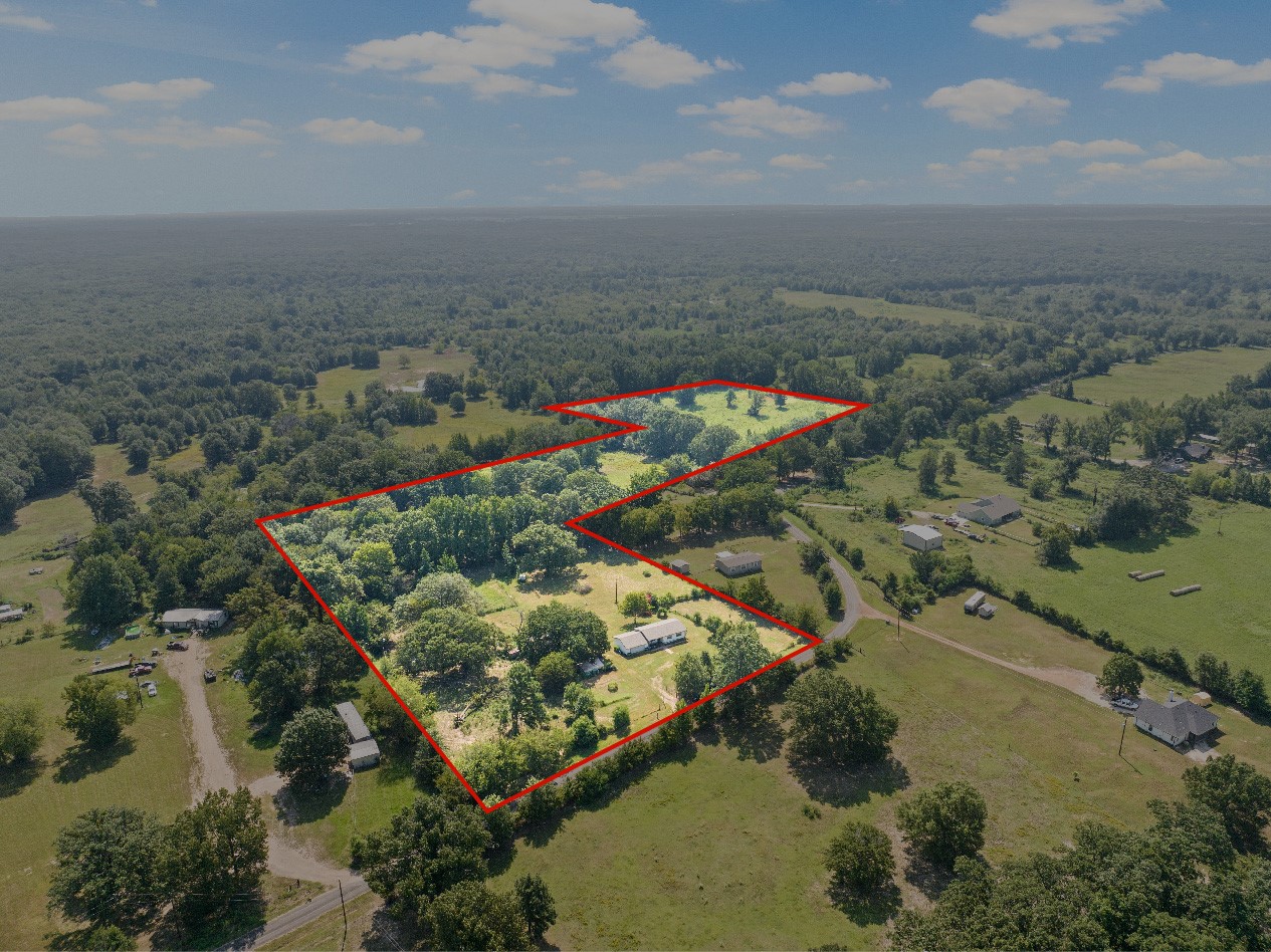 9280 NE County Road 2100