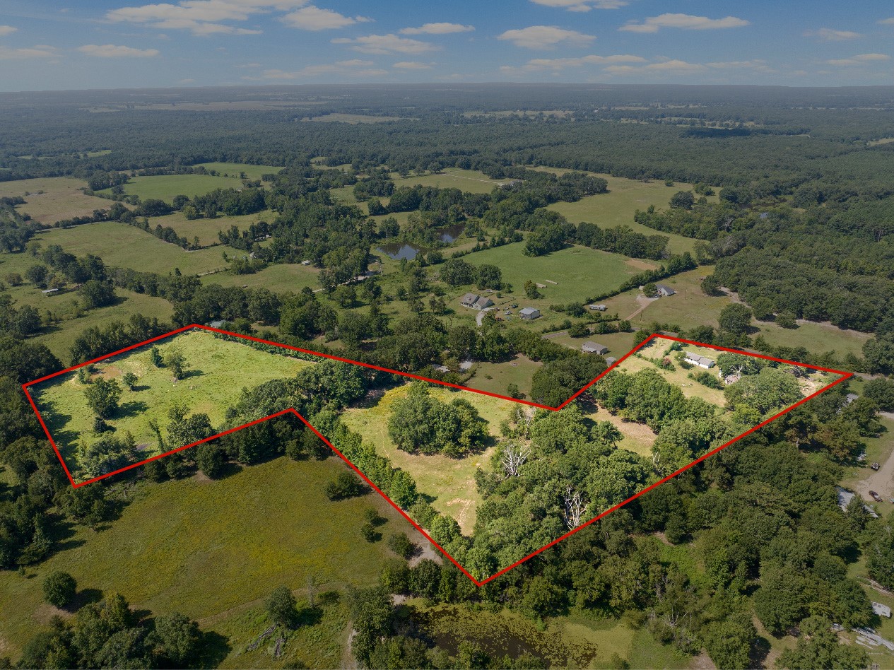 9280 NE County Road 2100