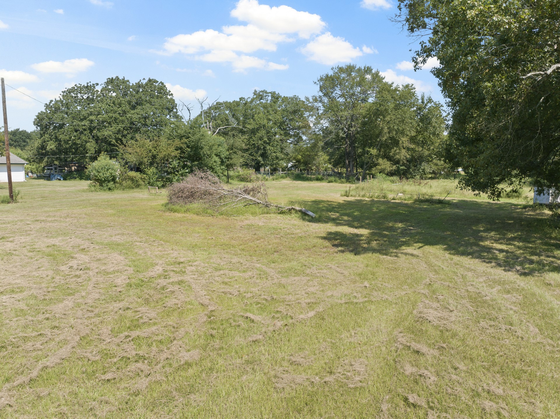 9280 NE County Road 2100