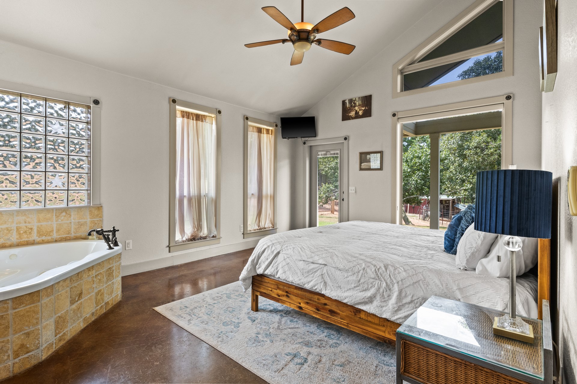 140 COUNTY ROAD 2242