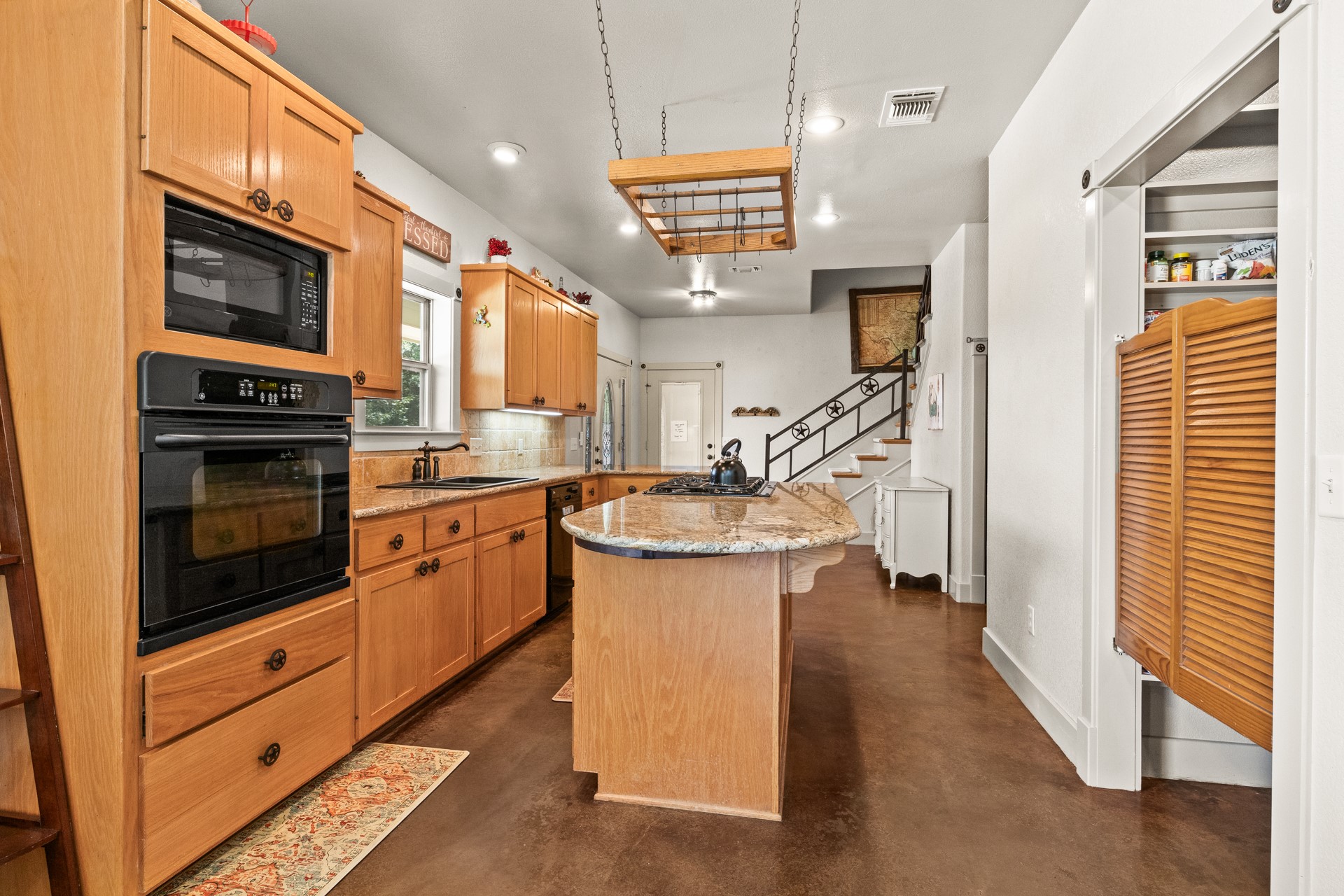 140 COUNTY ROAD 2242