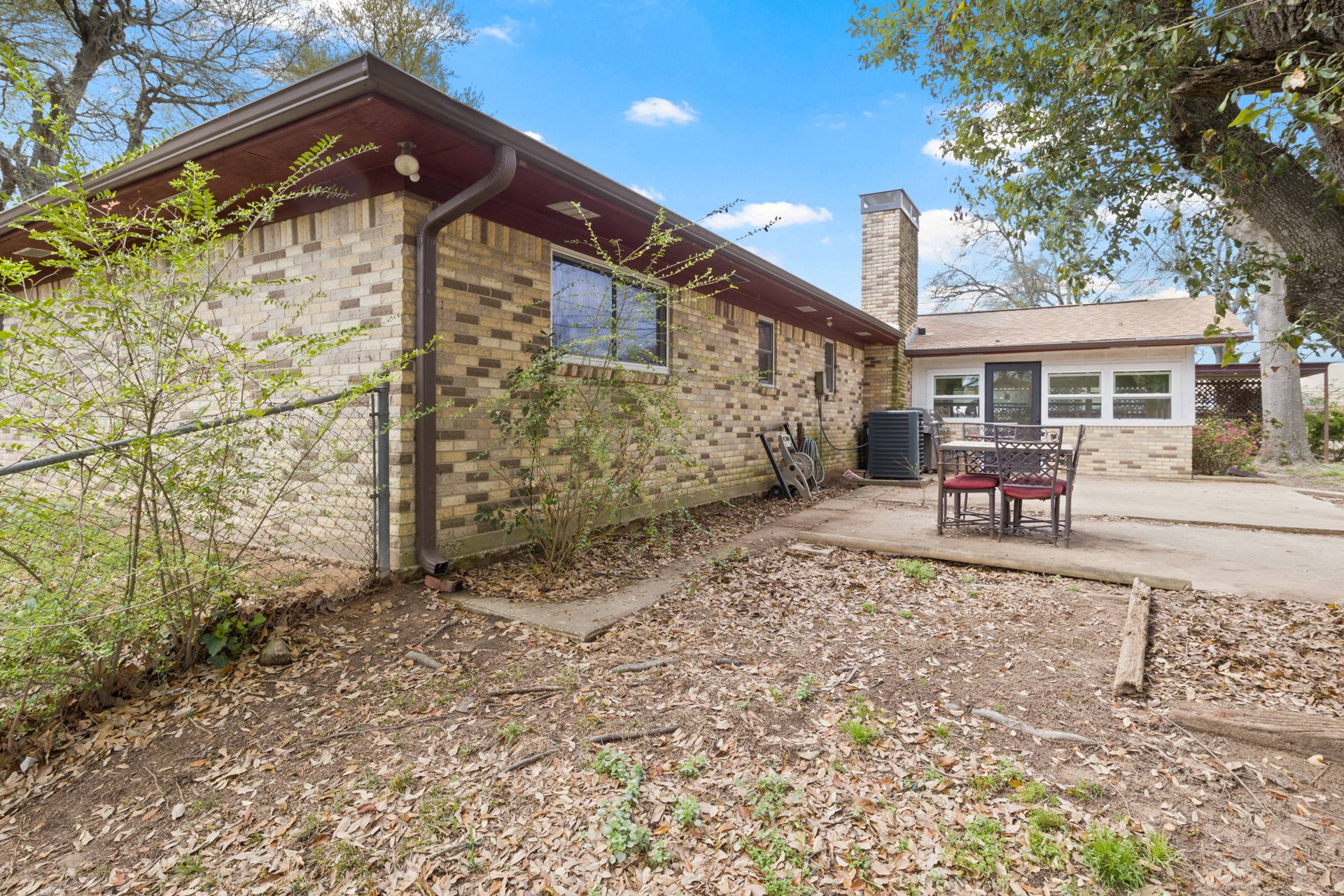 401 Hickory