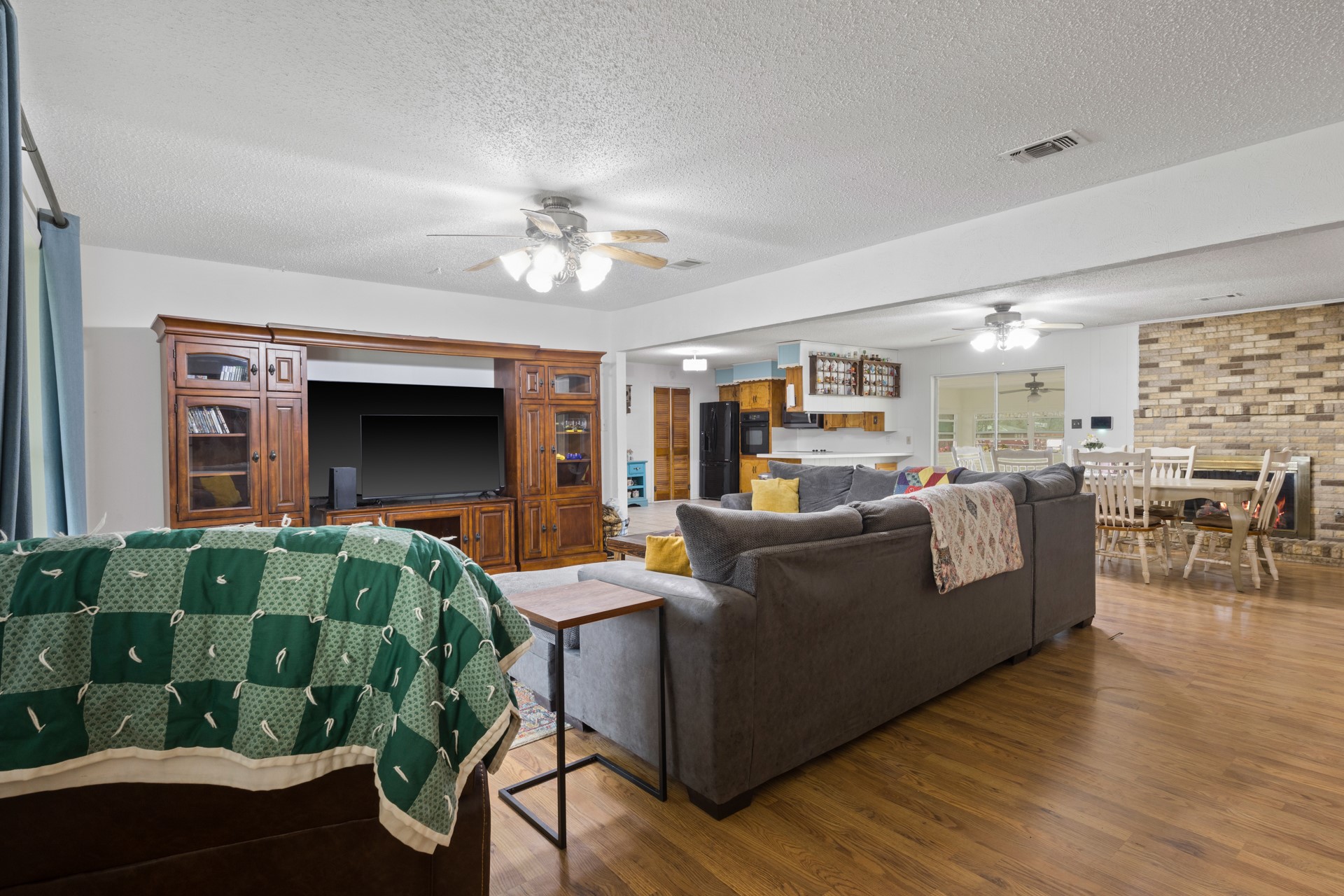 401 Hickory