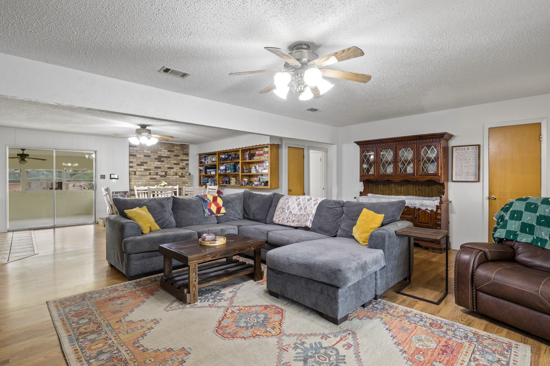 401 Hickory