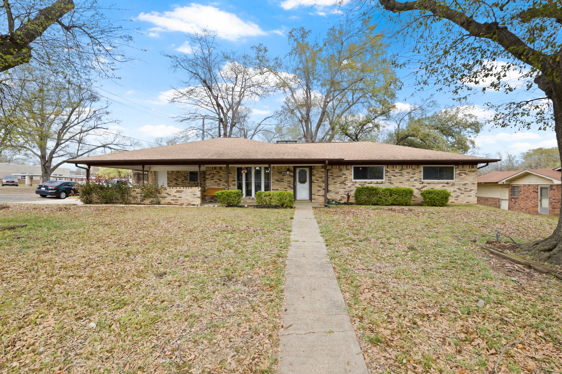 401 Hickory