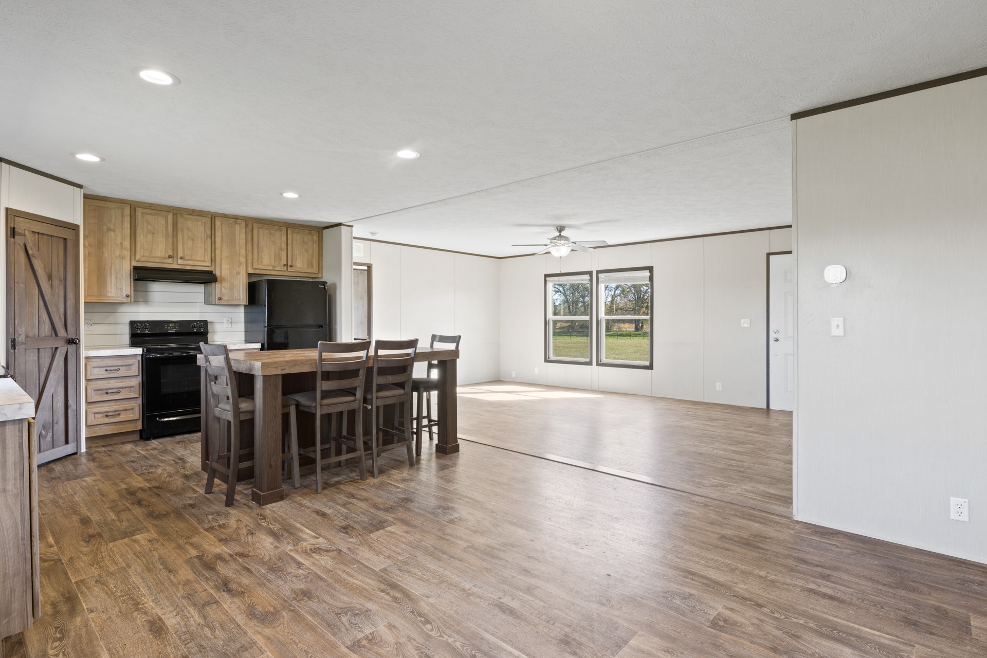 724 NE County Road 2170