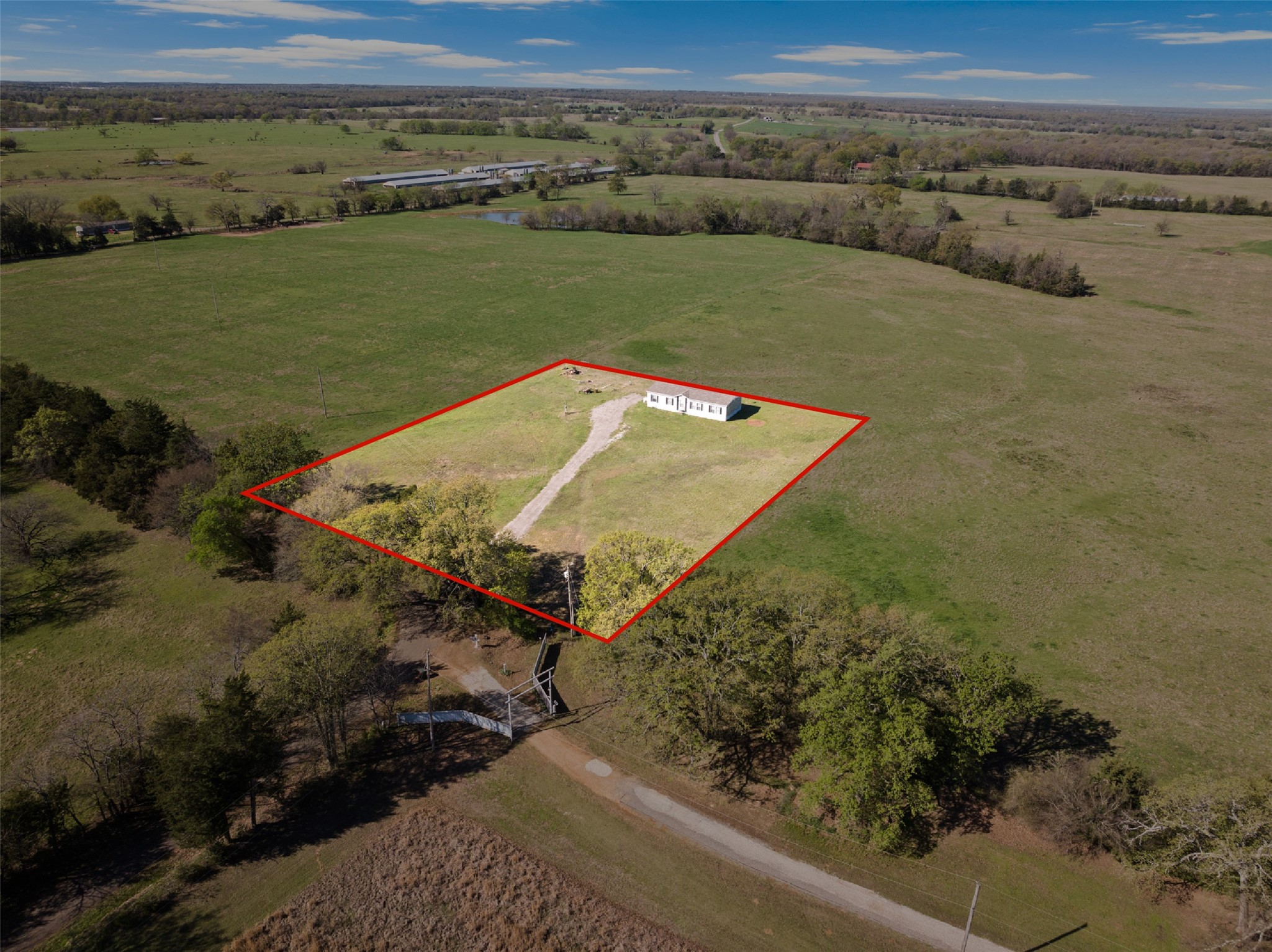 724 NE County Road 2170