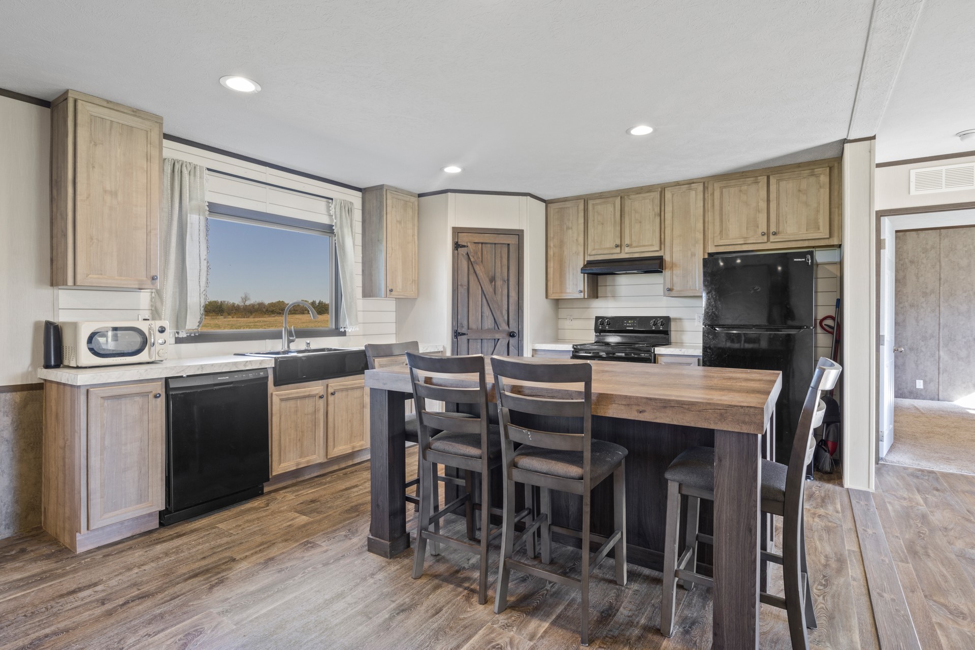 724 NE County Road 2170