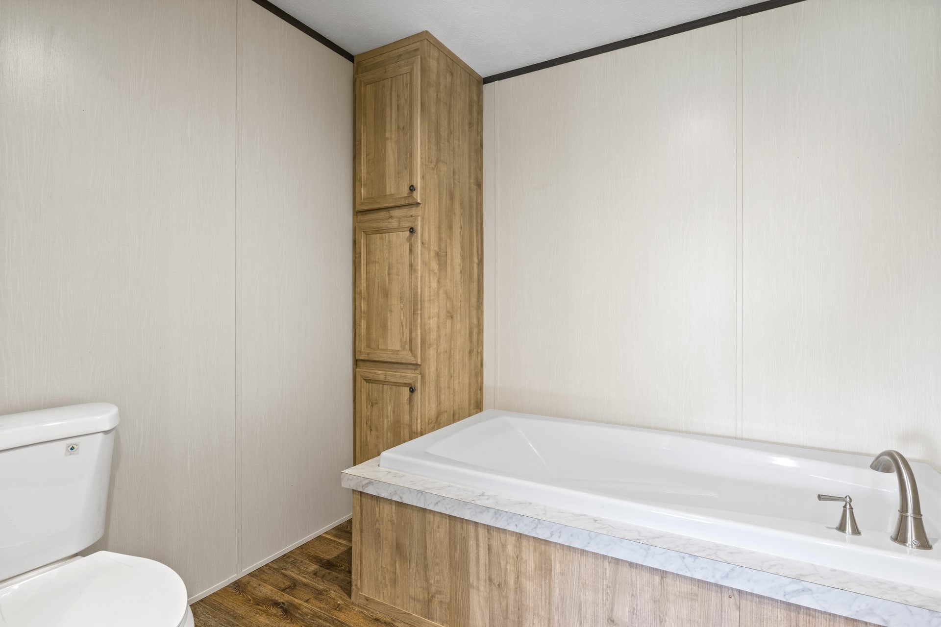 724 NE County Road 2170