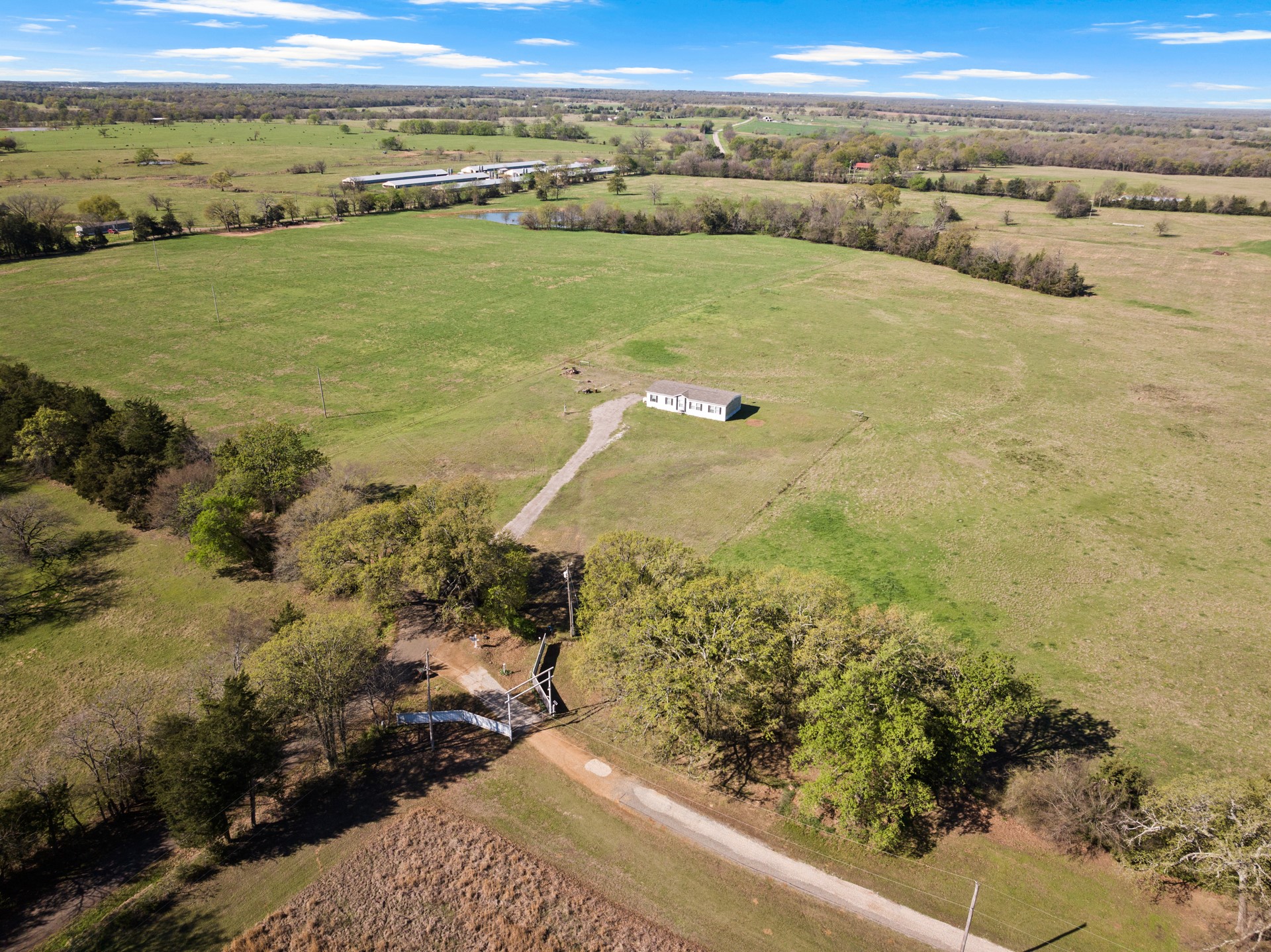 724 NE County Road 2170