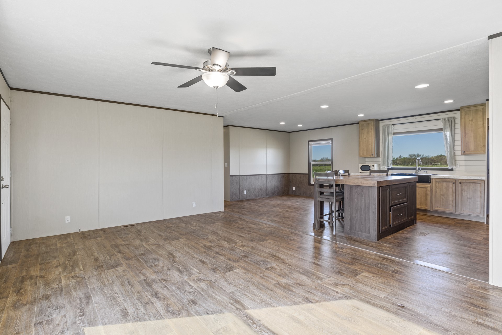 724 NE County Road 2170