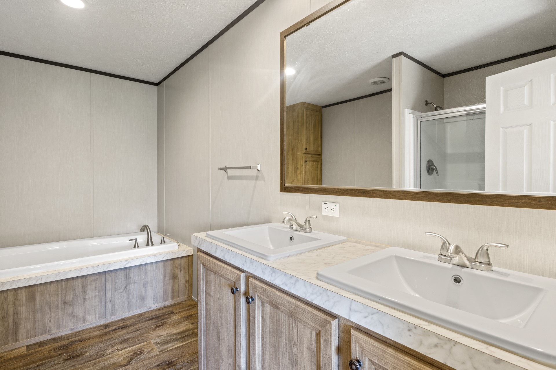 724 NE County Road 2170