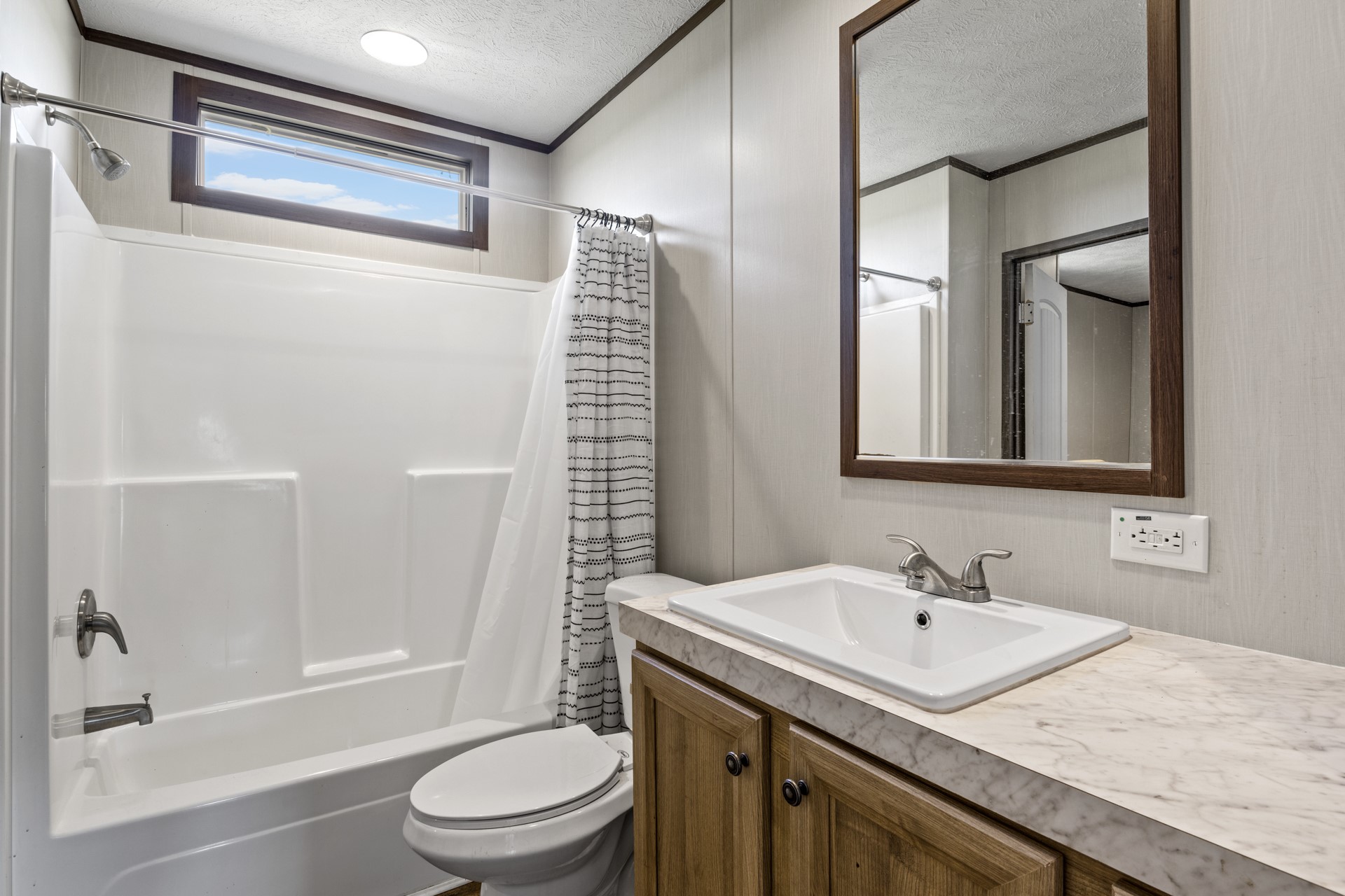 724 NE County Road 2170