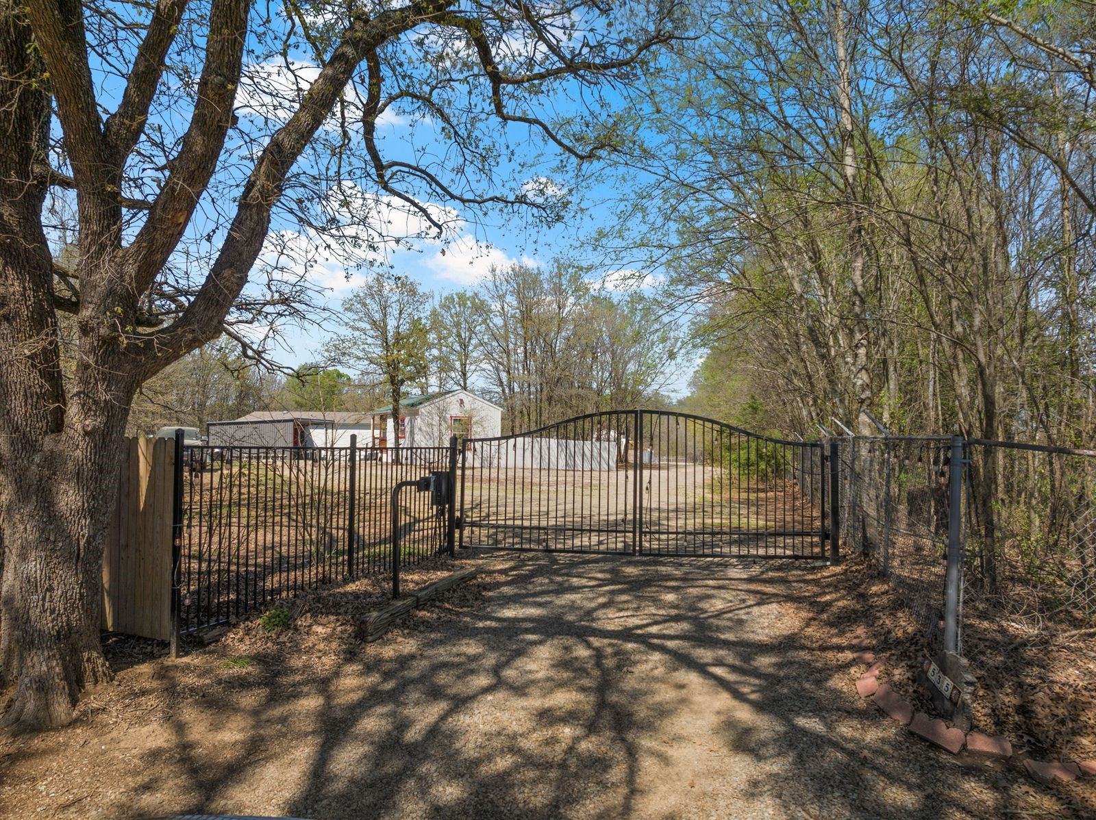 535 NE County Road 2060