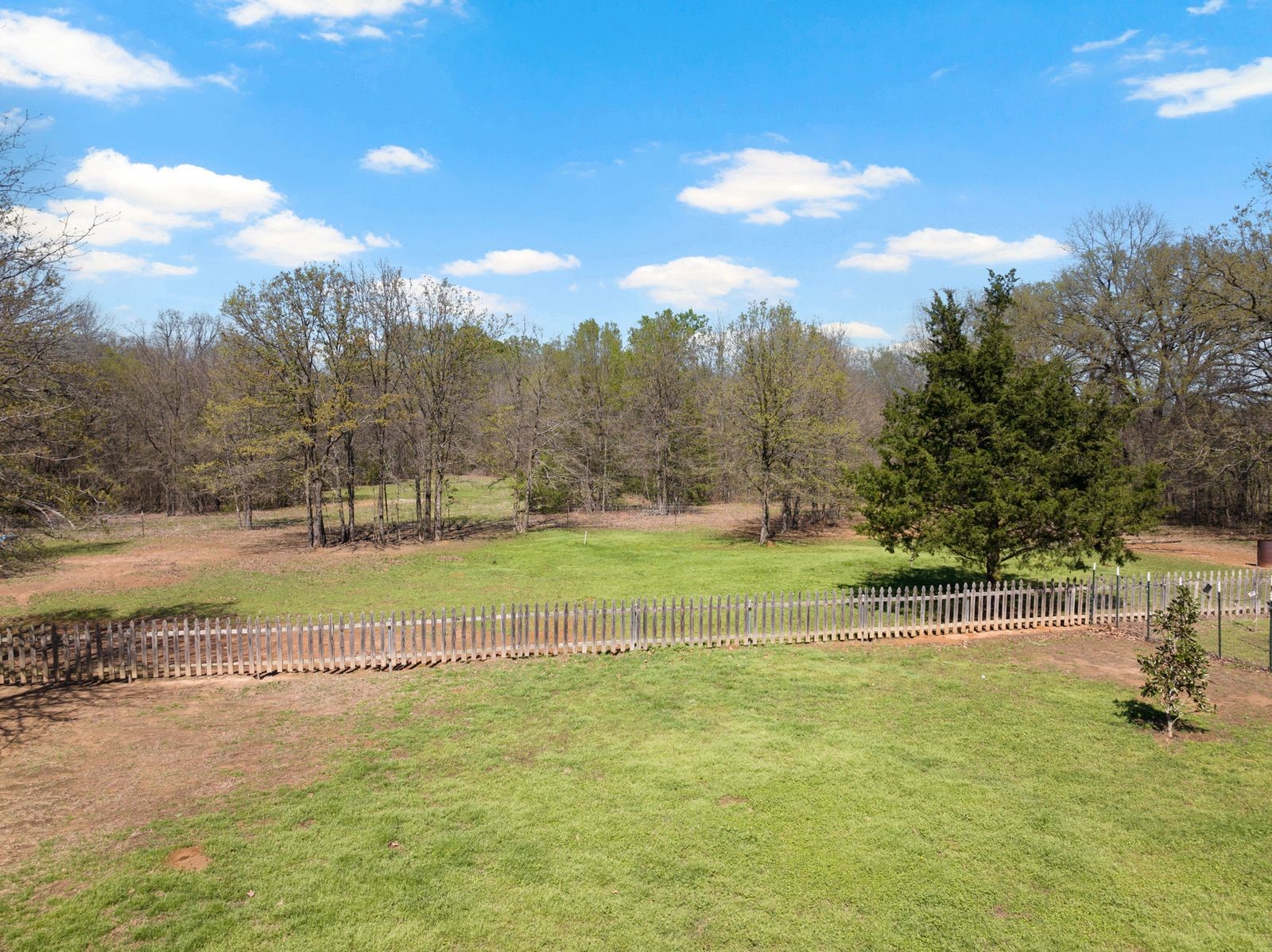 535 NE County Road 2060