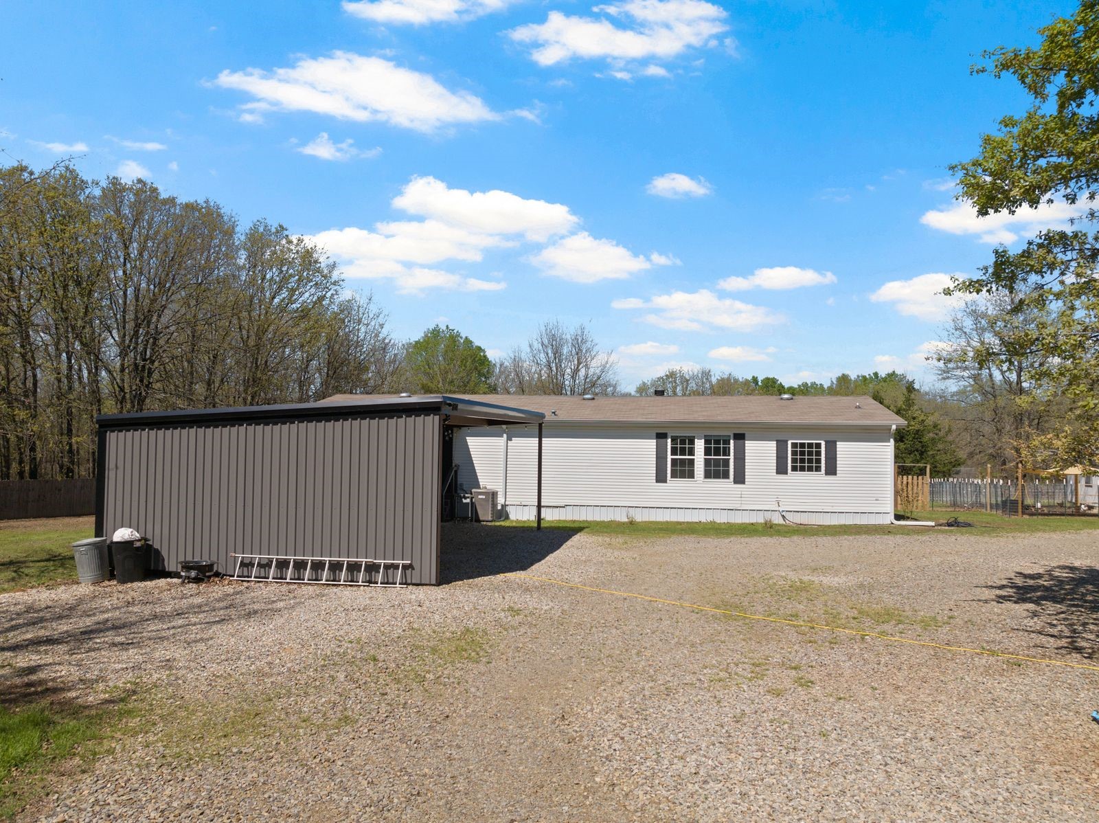 535 NE County Road 2060