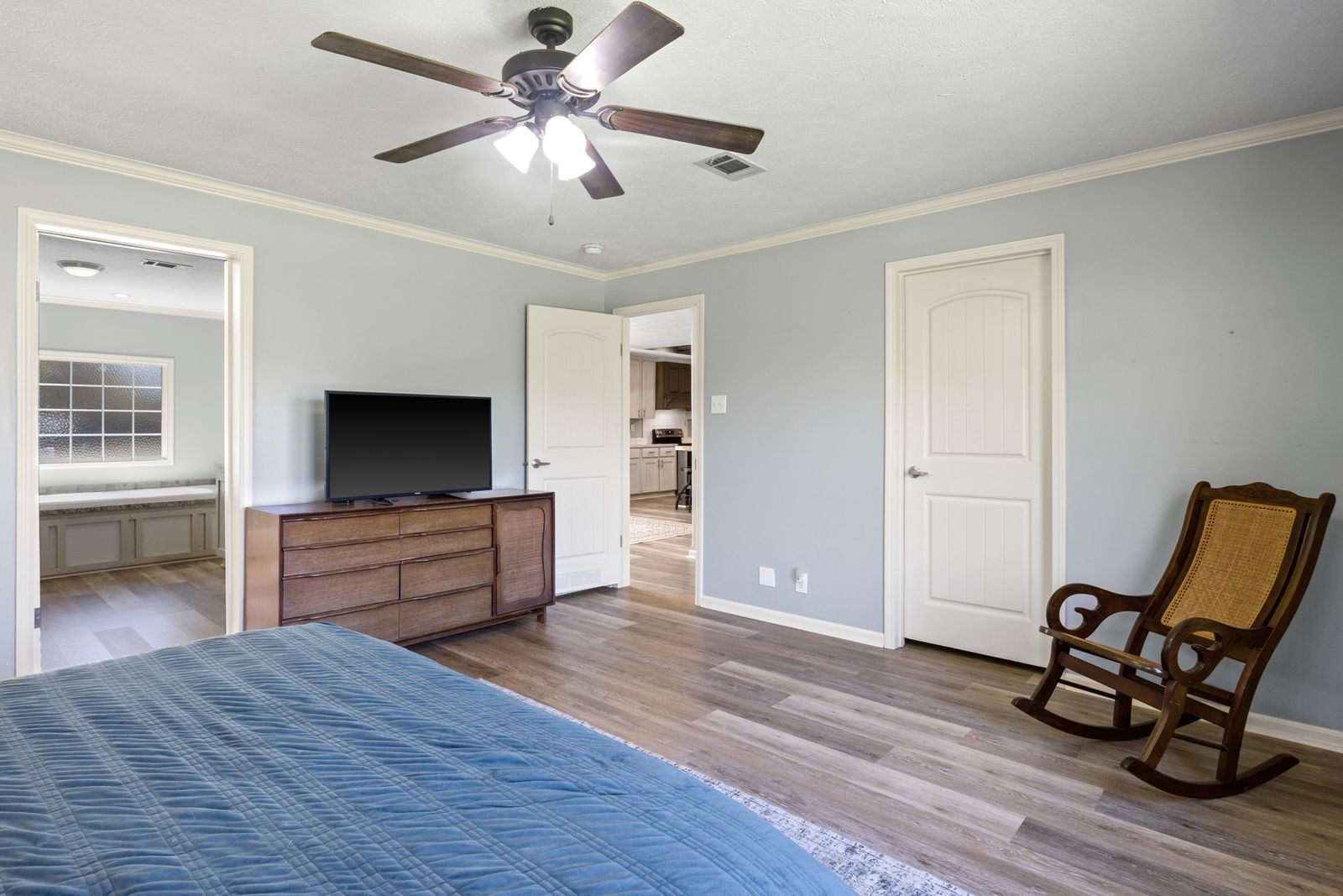 535 NE County Road 2060