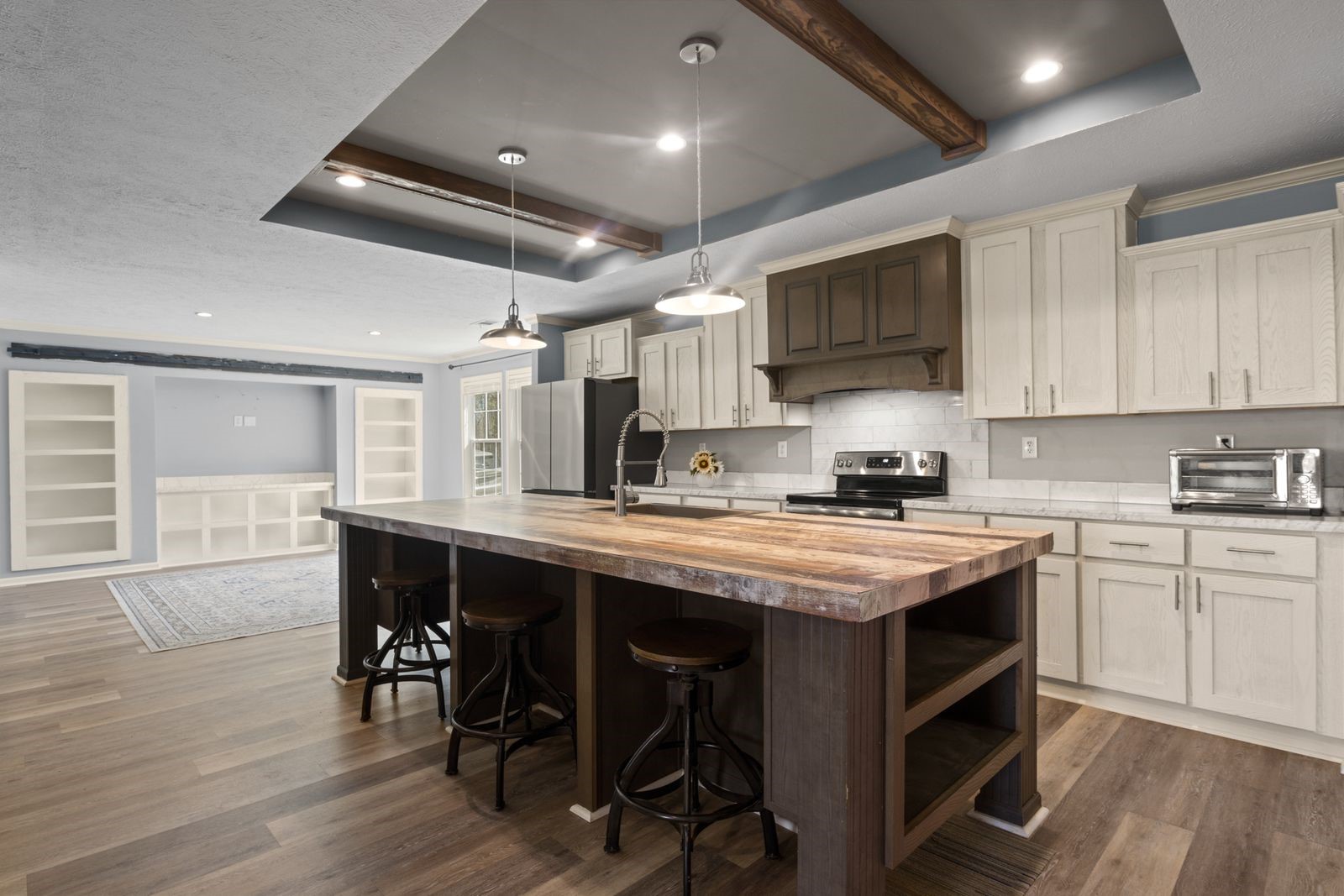 535 NE County Road 2060