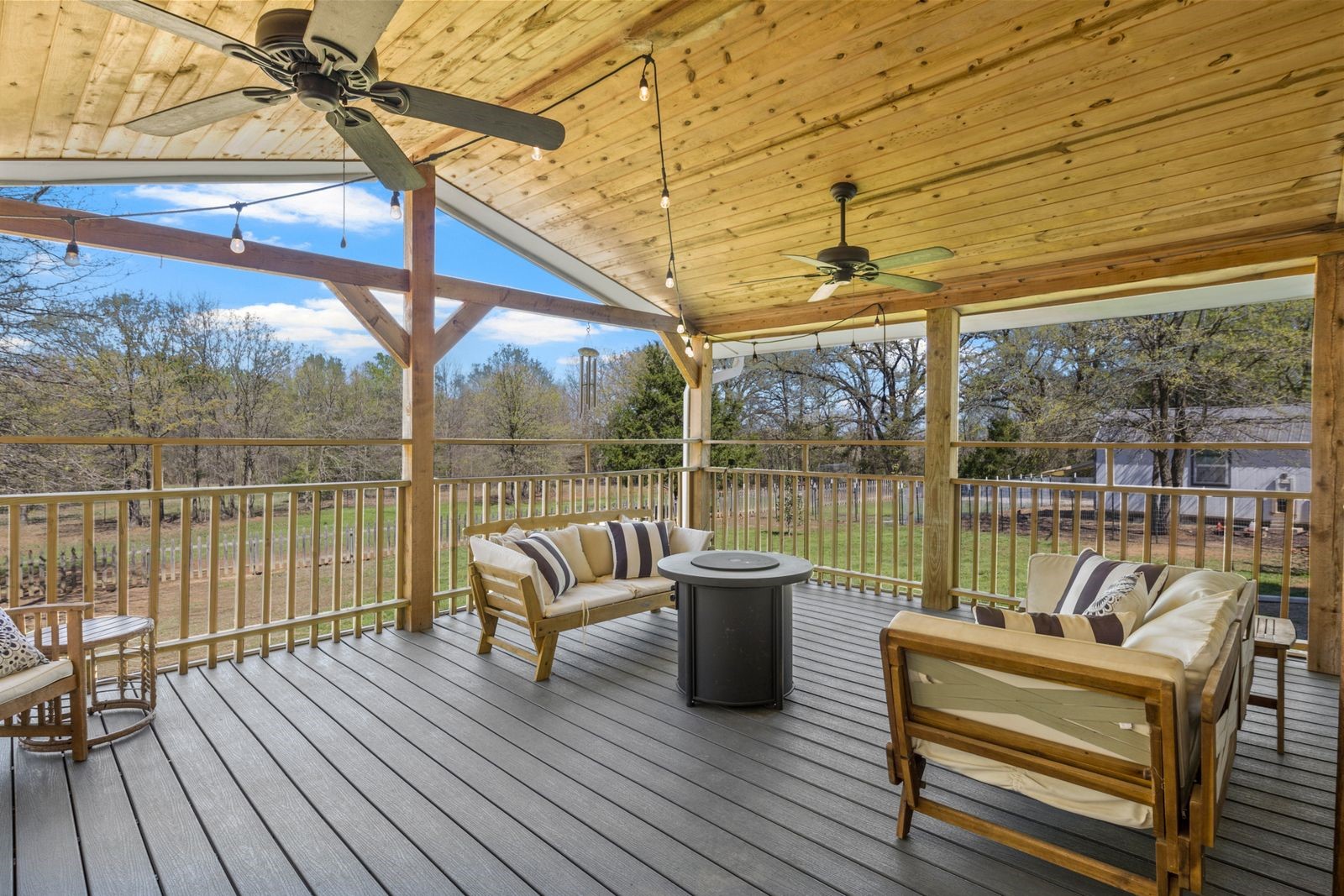 535 NE County Road 2060