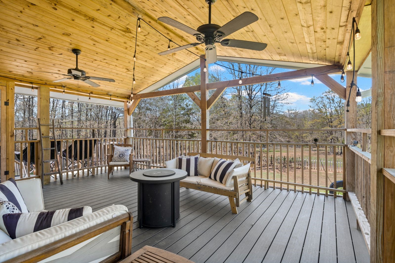 535 NE County Road 2060