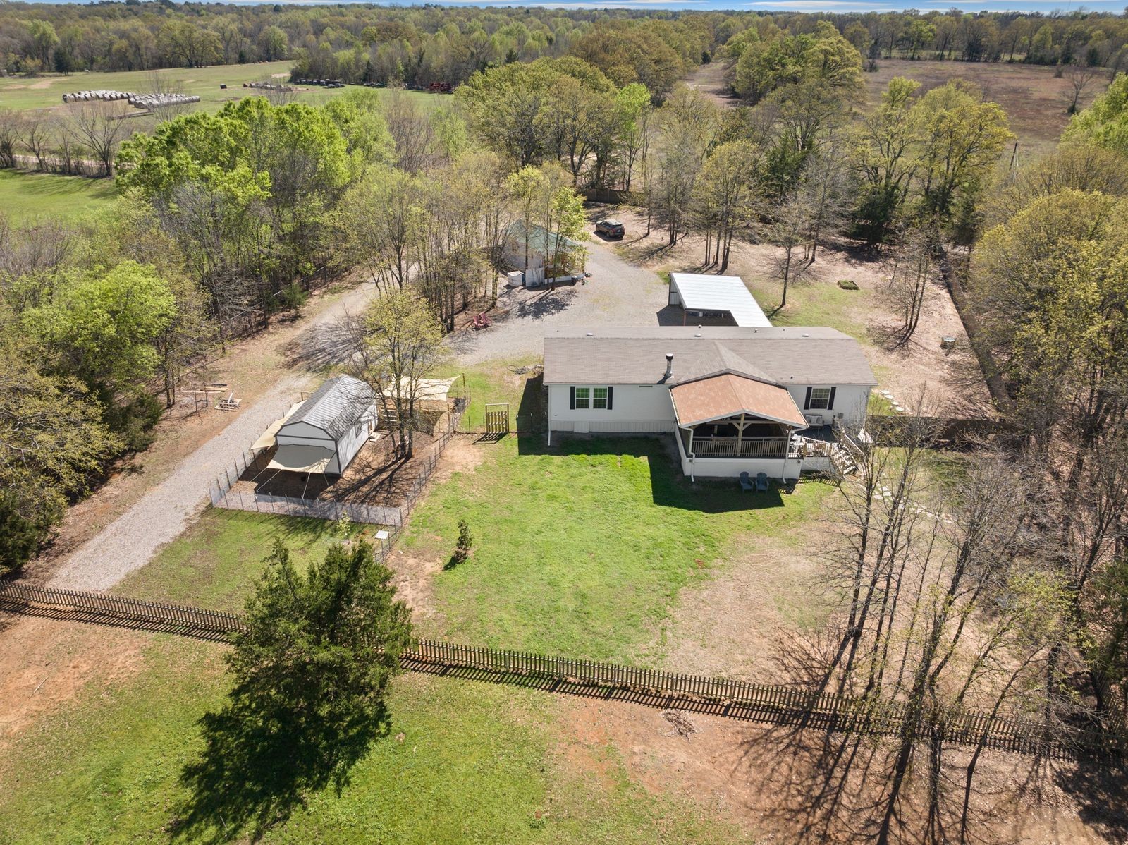 535 NE County Road 2060