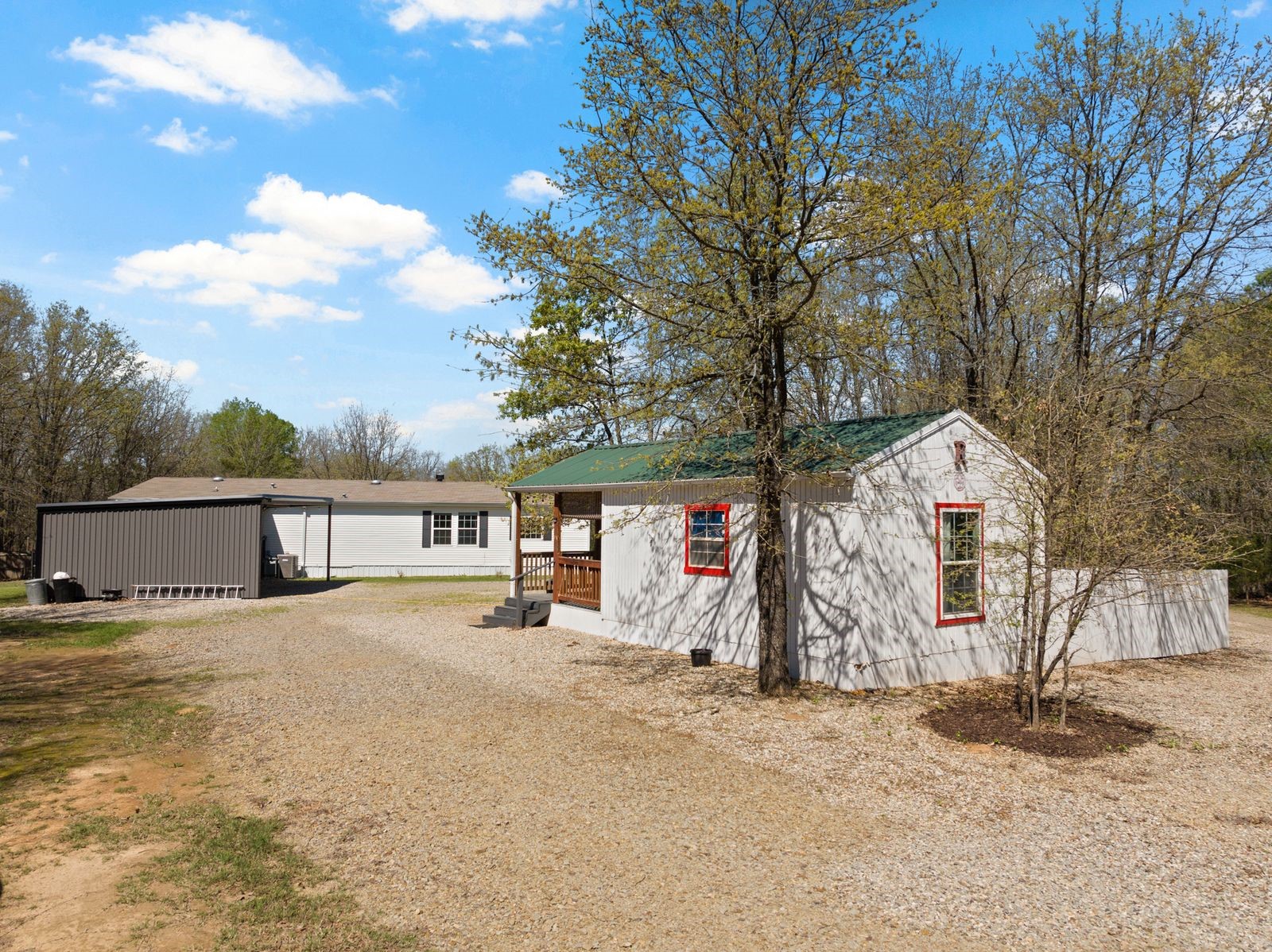 535 NE County Road 2060