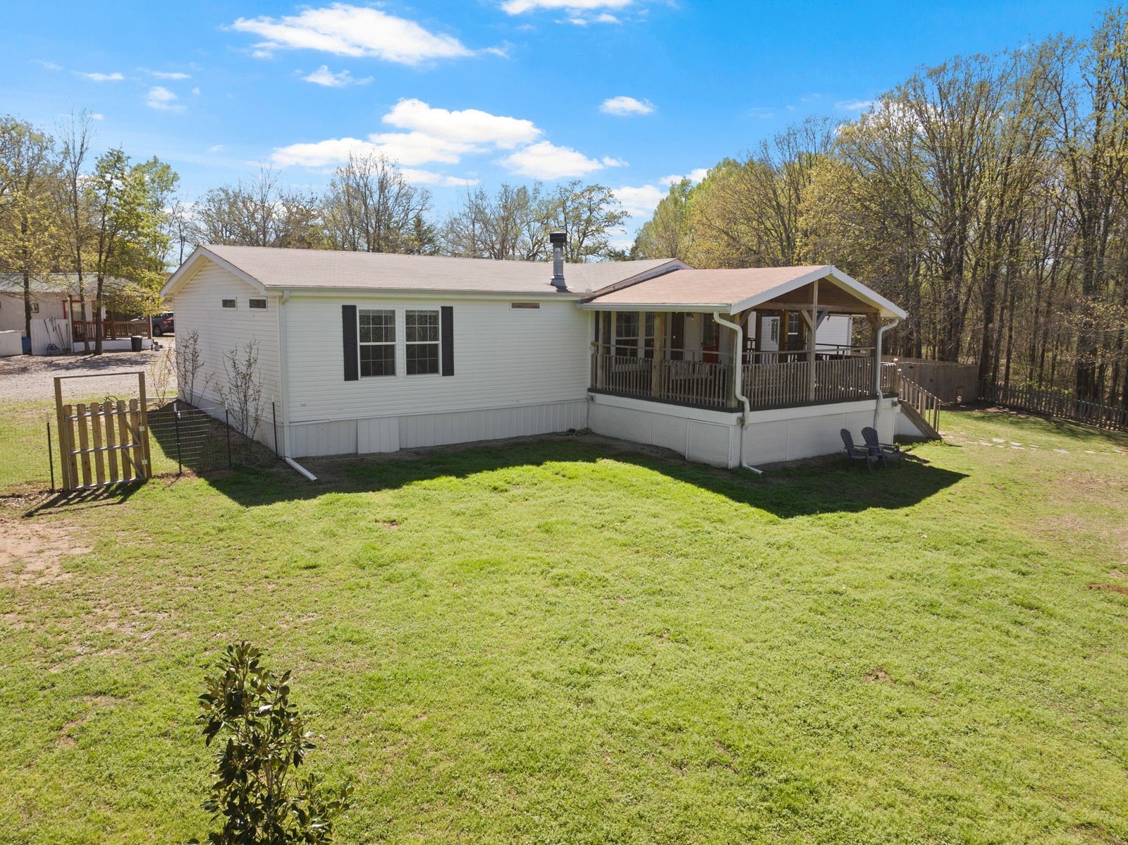 535 NE County Road 2060