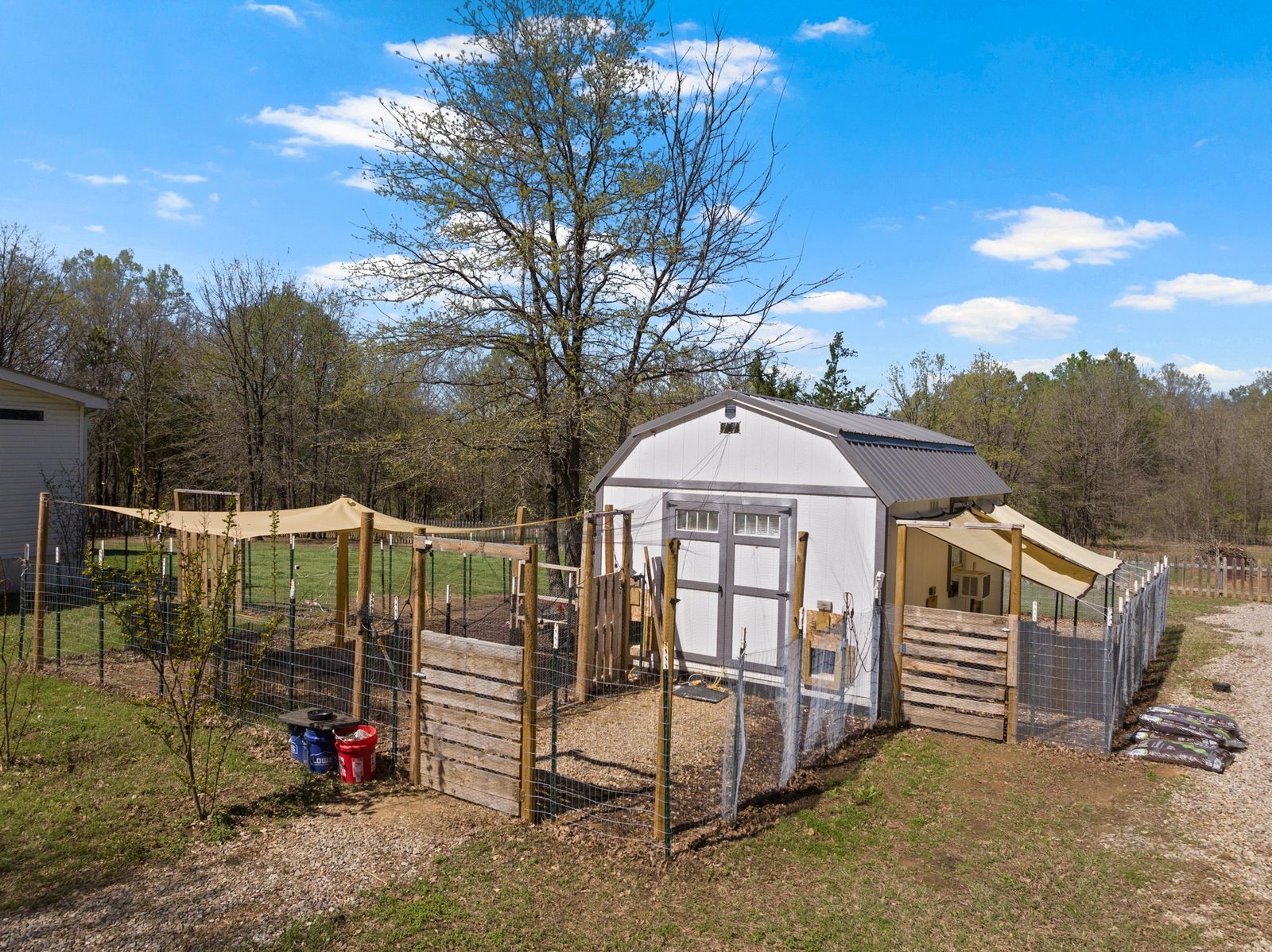 535 NE County Road 2060