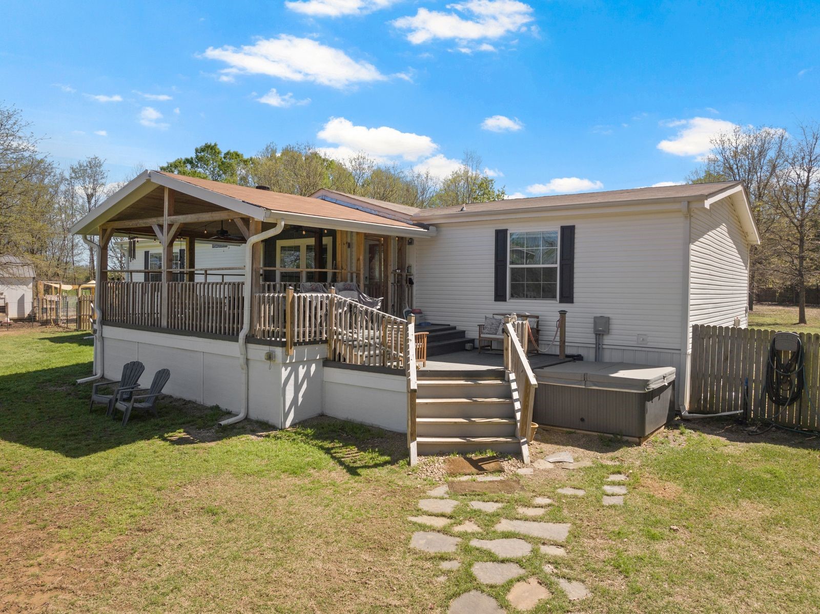 535 NE County Road 2060