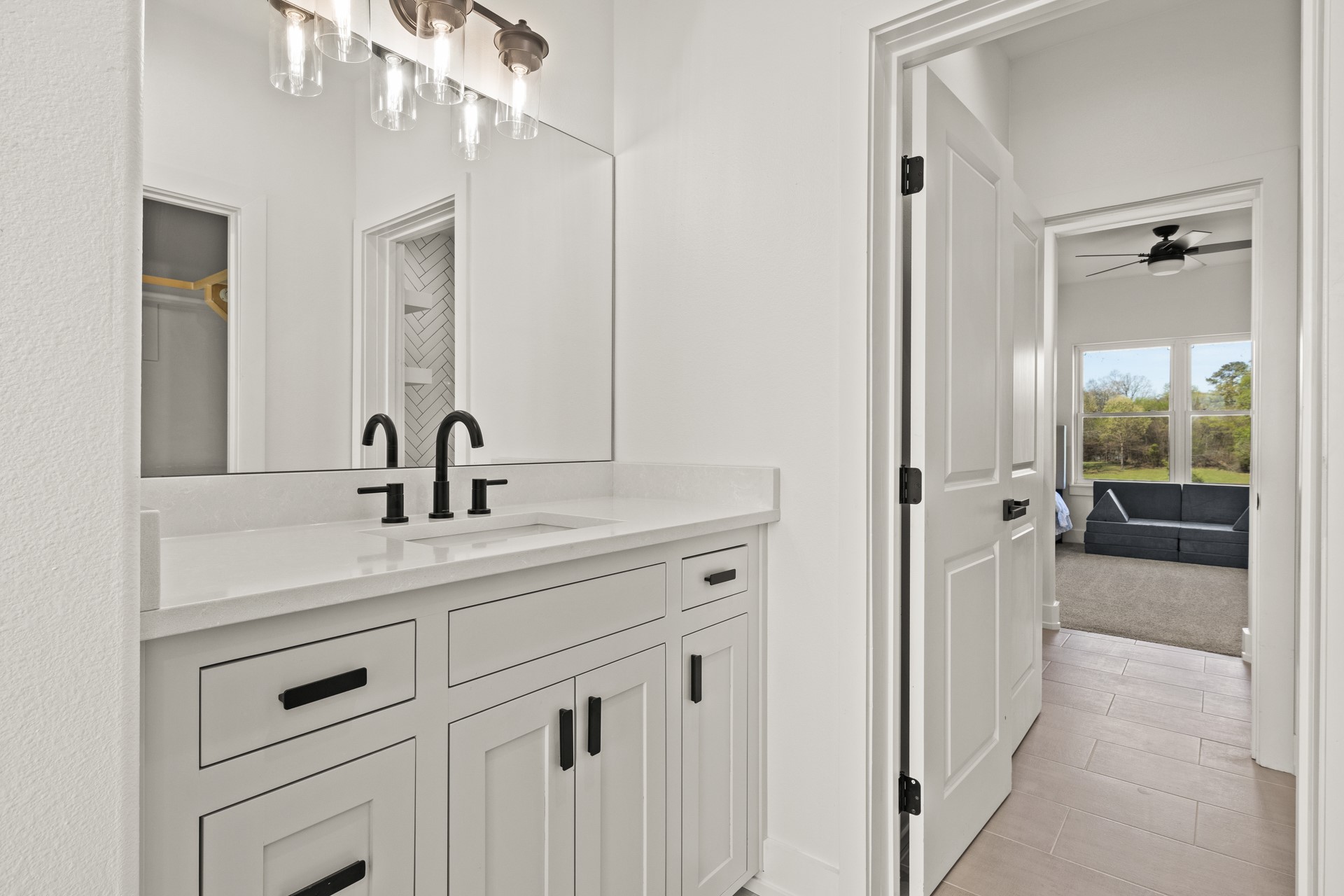 126 Private Road 2712