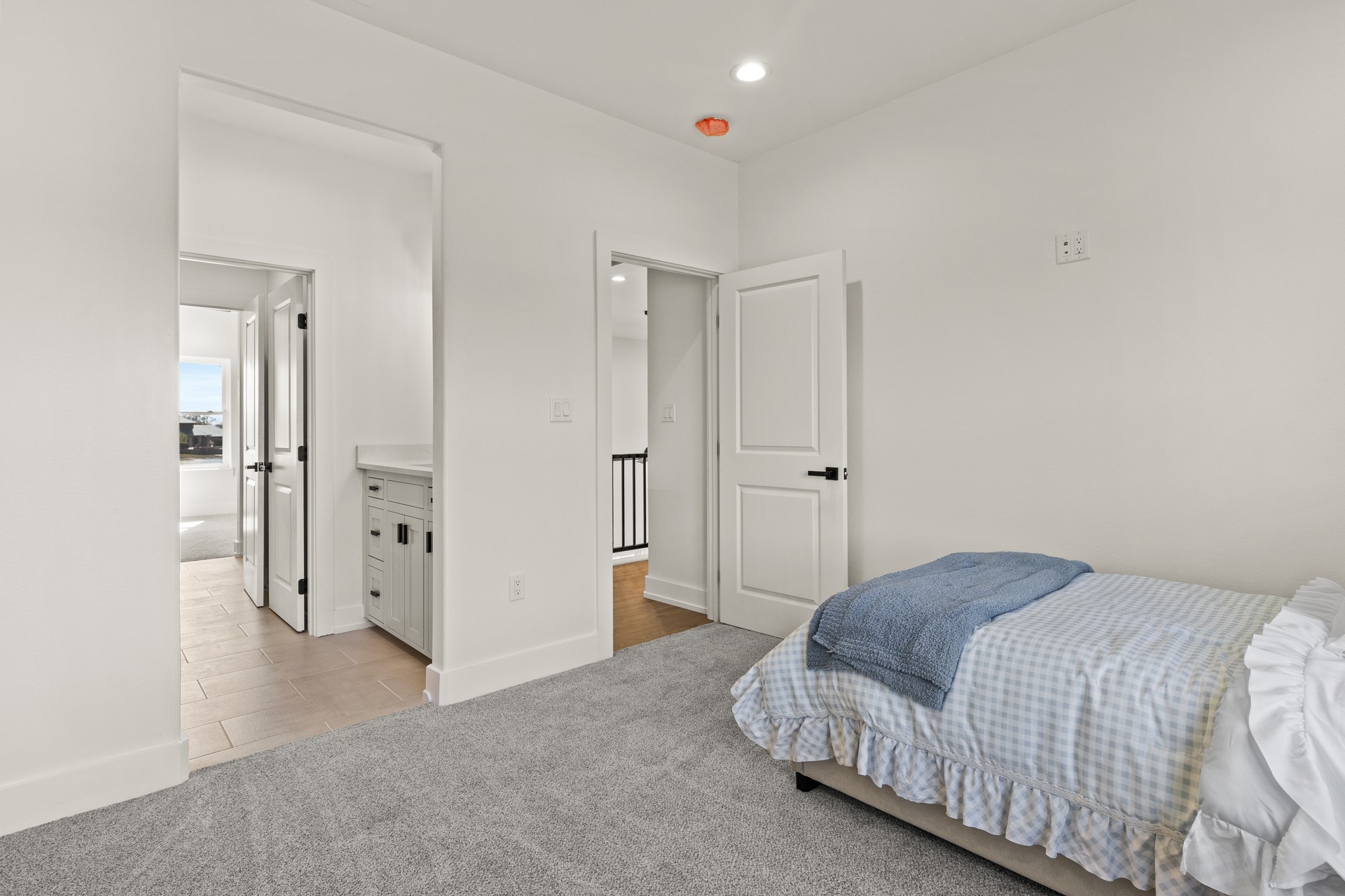 126 Private Road 2712