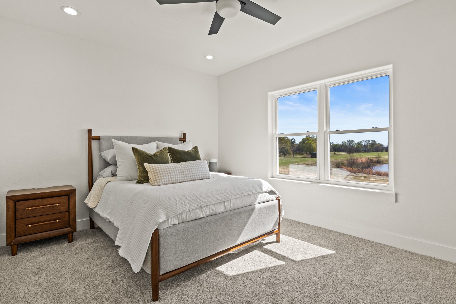 126 Private Road 2712