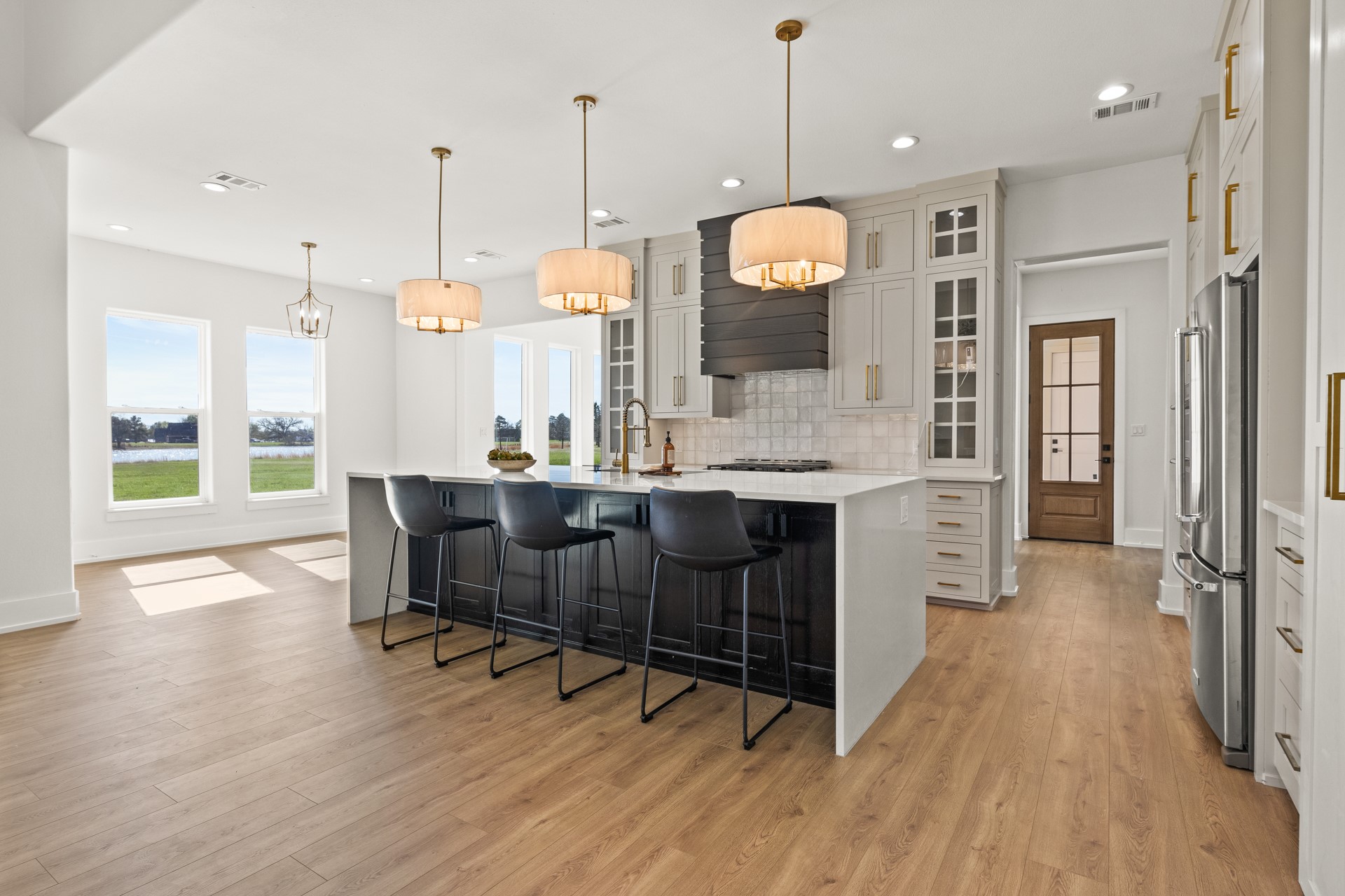 126 Private Road 2712