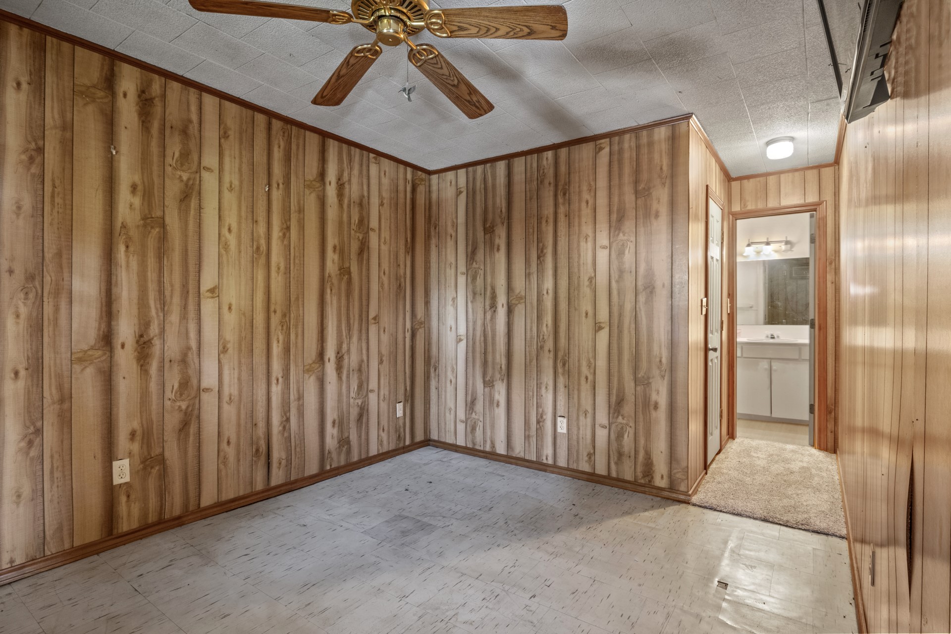 71 Private Road 52436