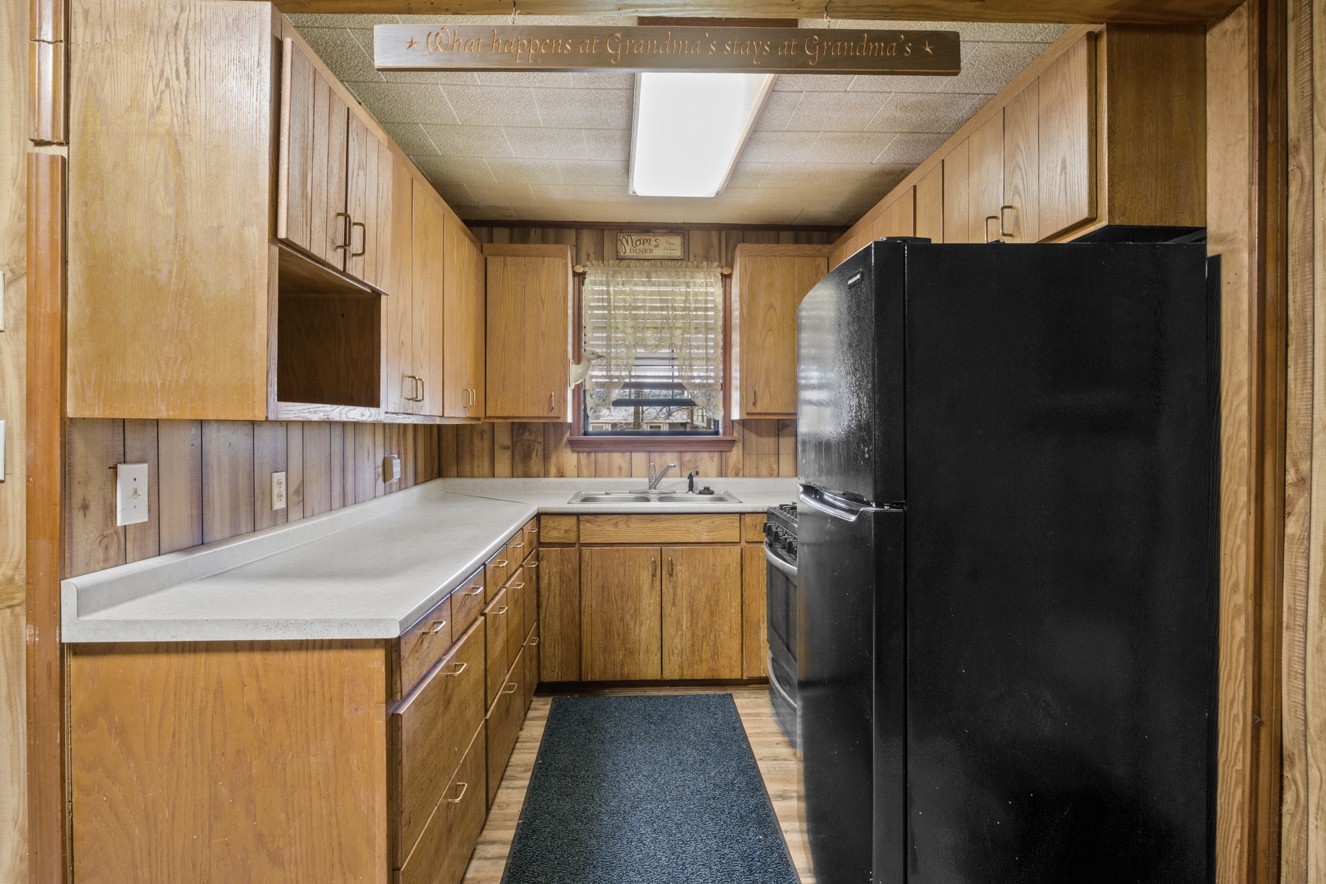 71 Private Road 52436