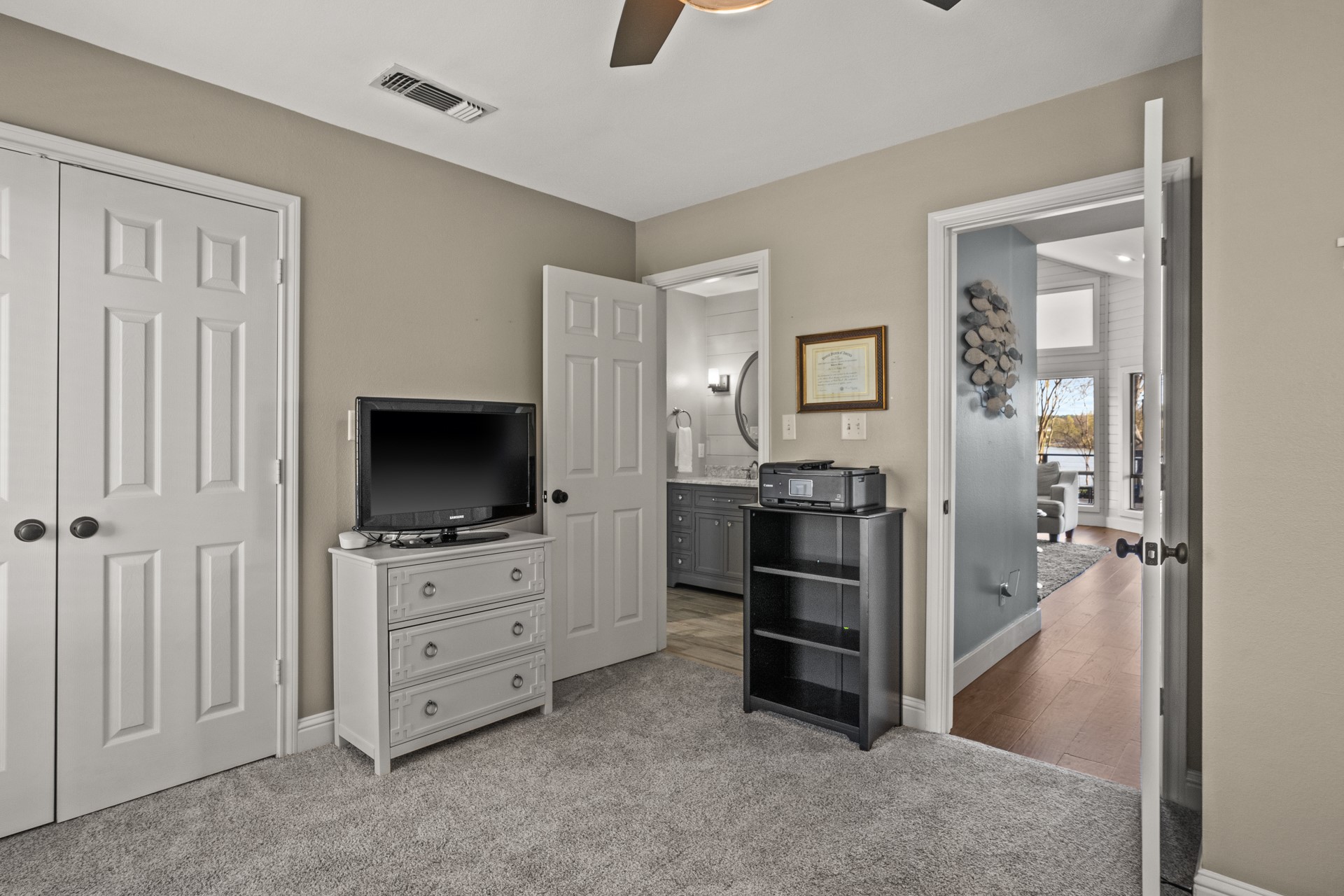 601 W Eagle Point Drive