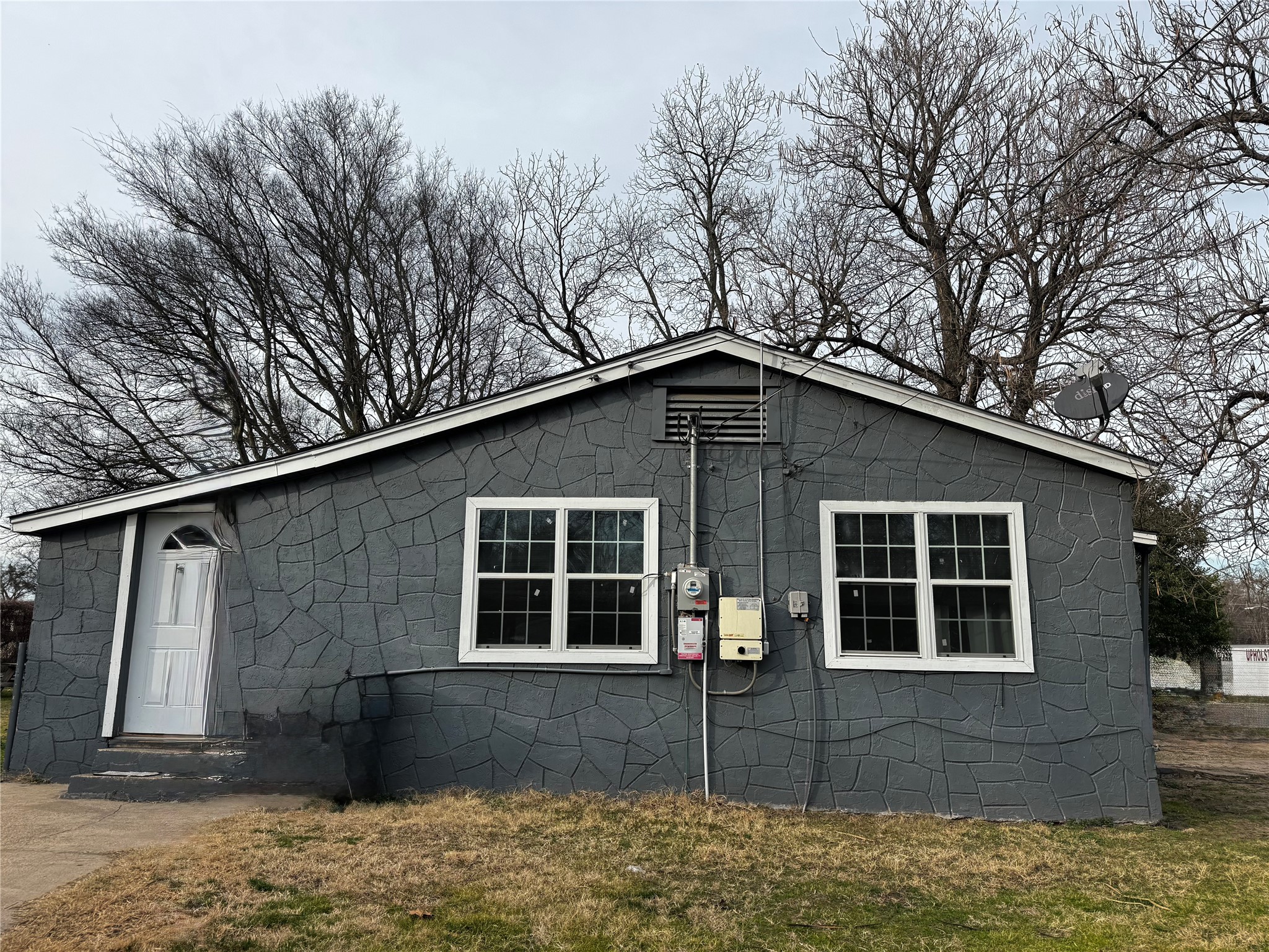 108 N Ellis Avenue