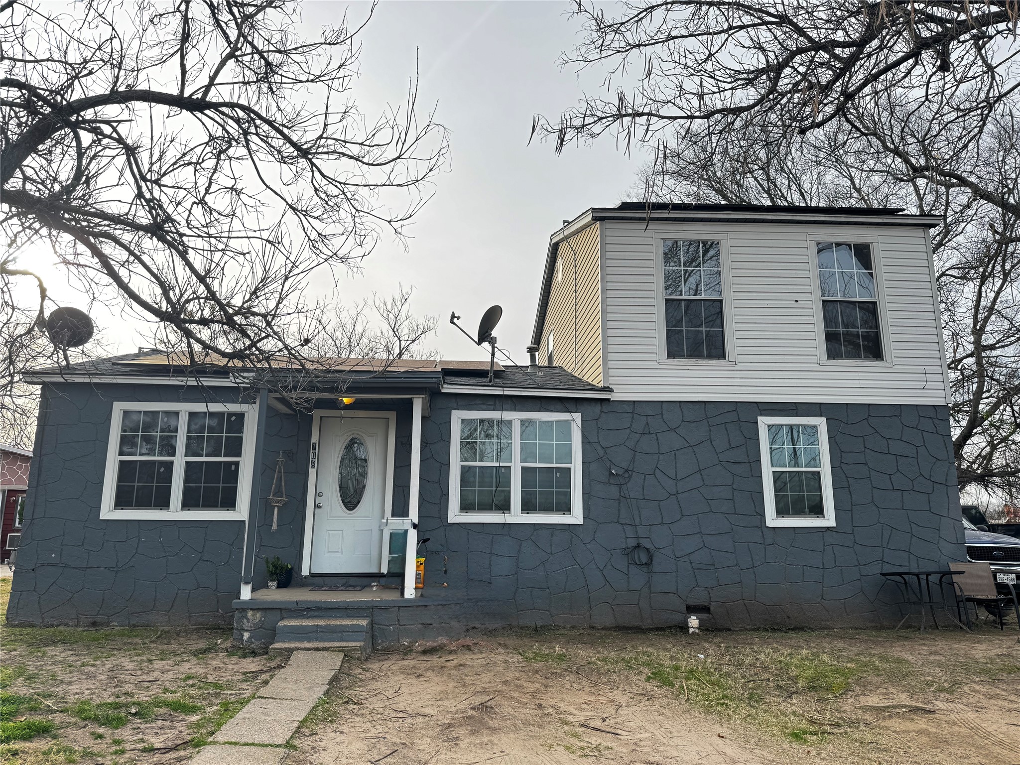 108 N Ellis Avenue