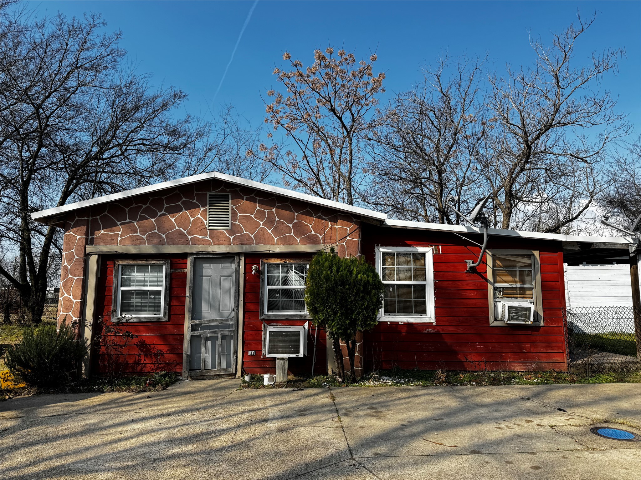 108 N Ellis Avenue
