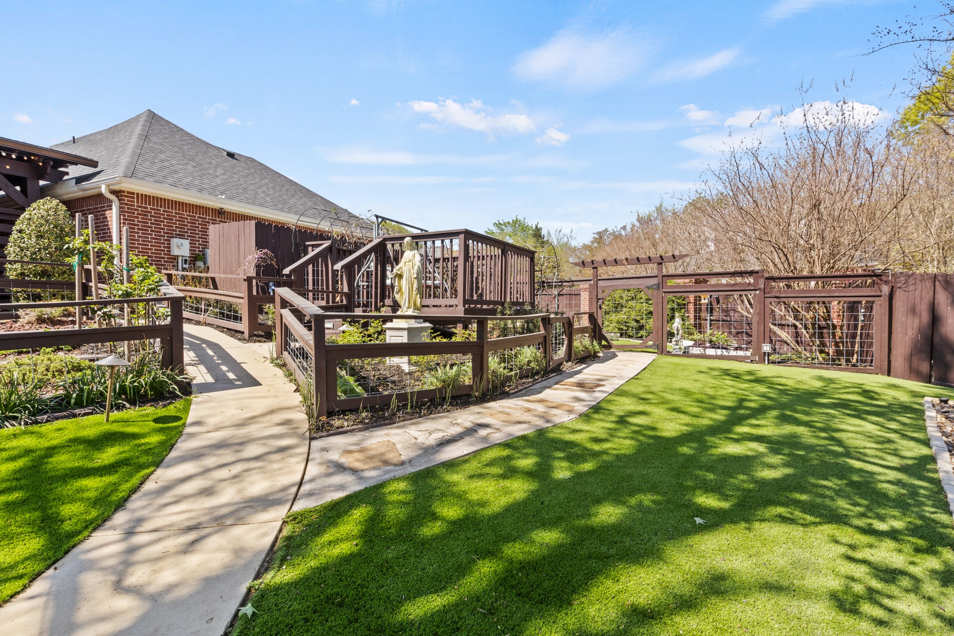 101 Gleneagles Drive