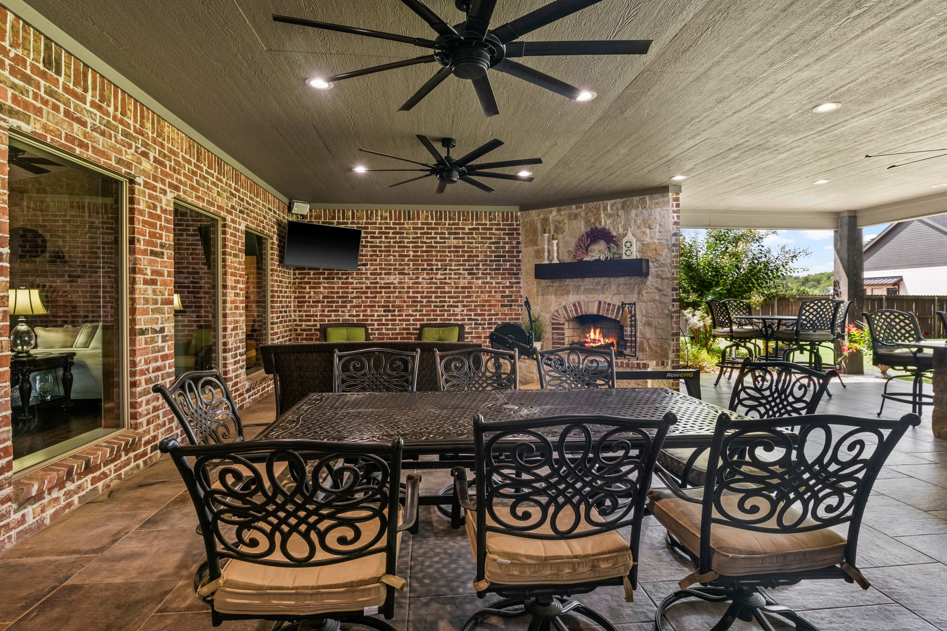 204 Private Road 54166