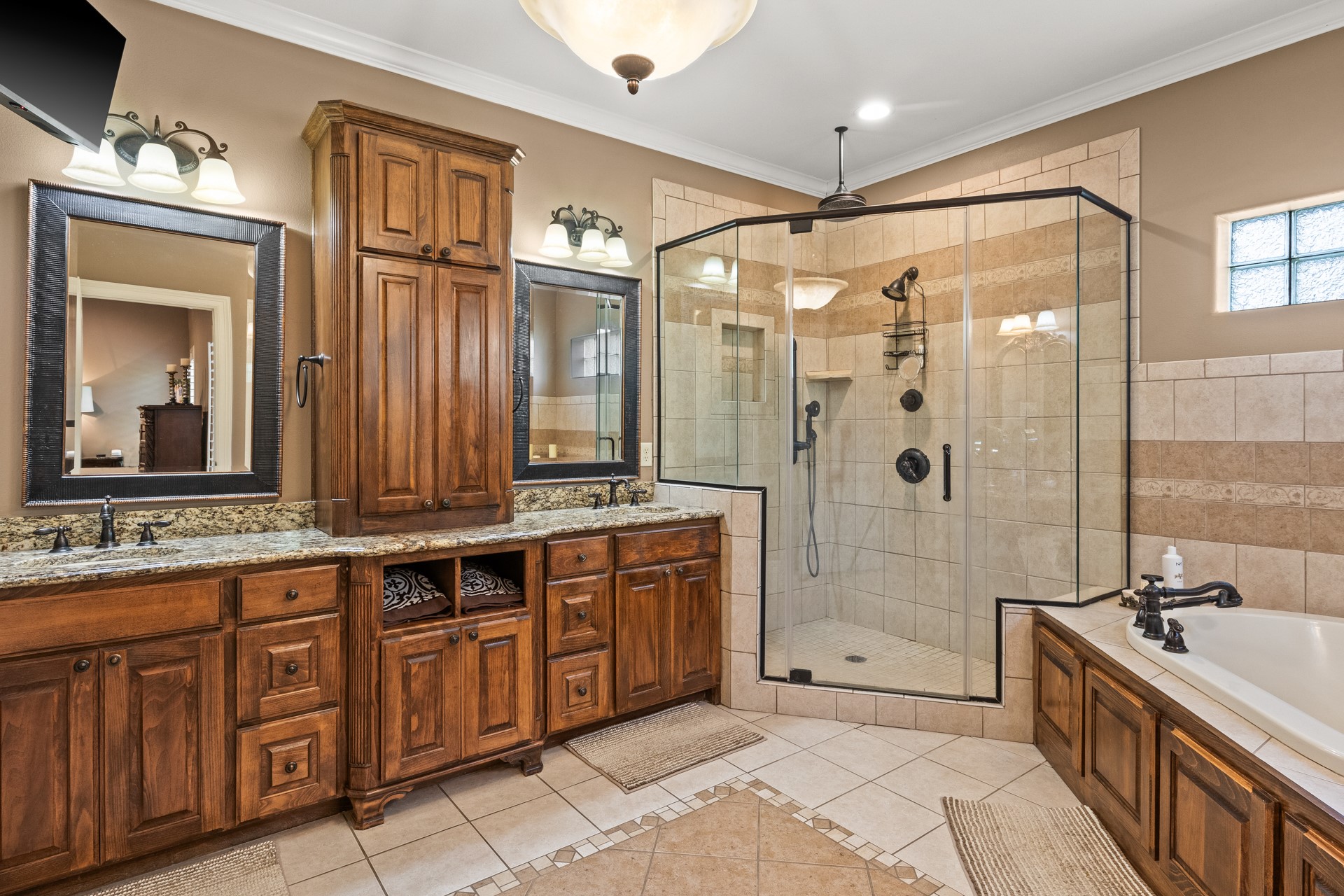 204 Private Road 54166