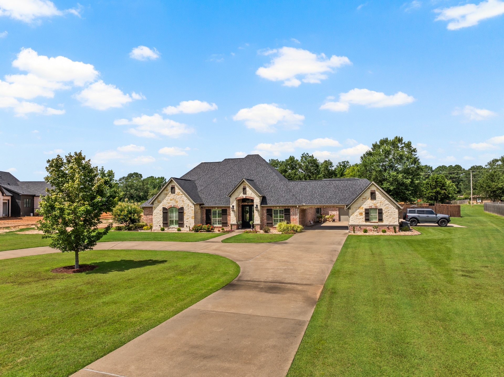 204 Private Road 54166