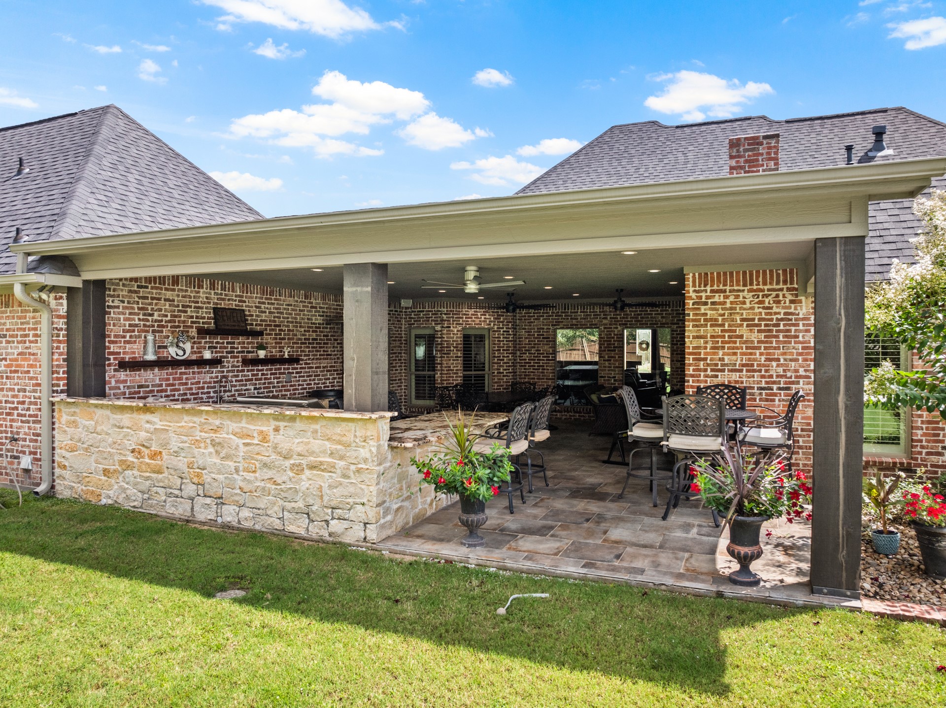 204 Private Road 54166