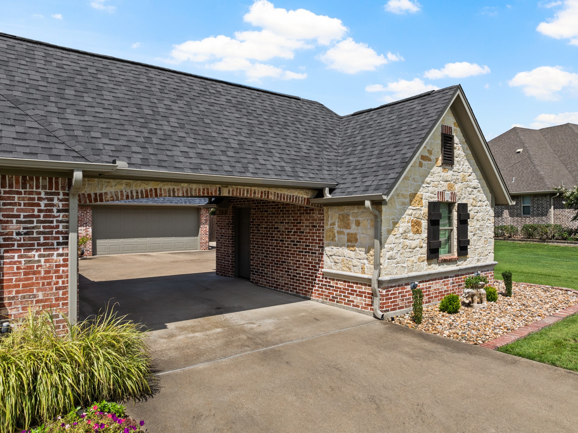 204 Private Road 54166