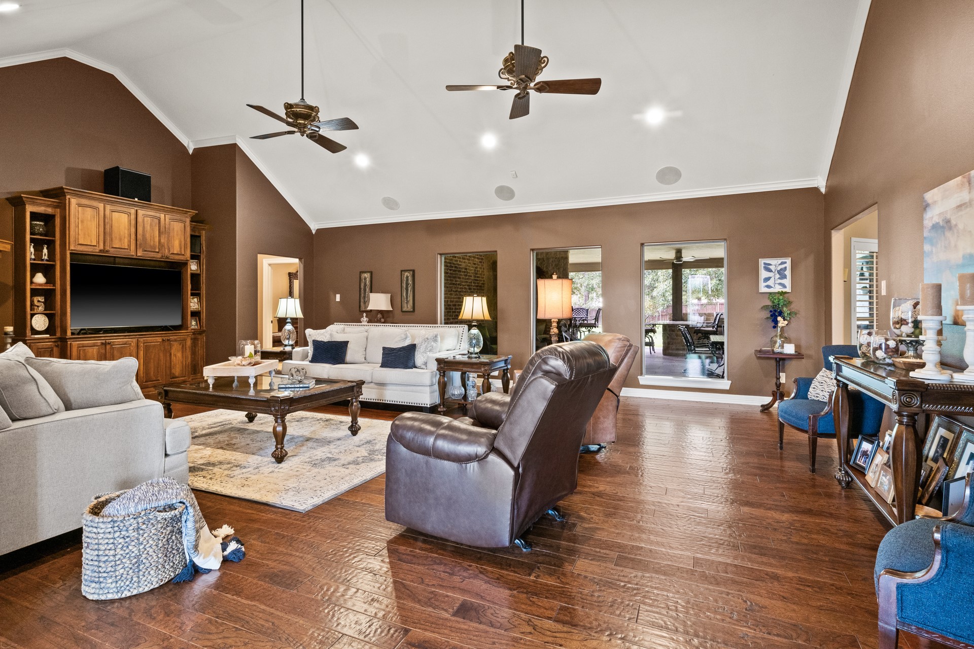 204 Private Road 54166