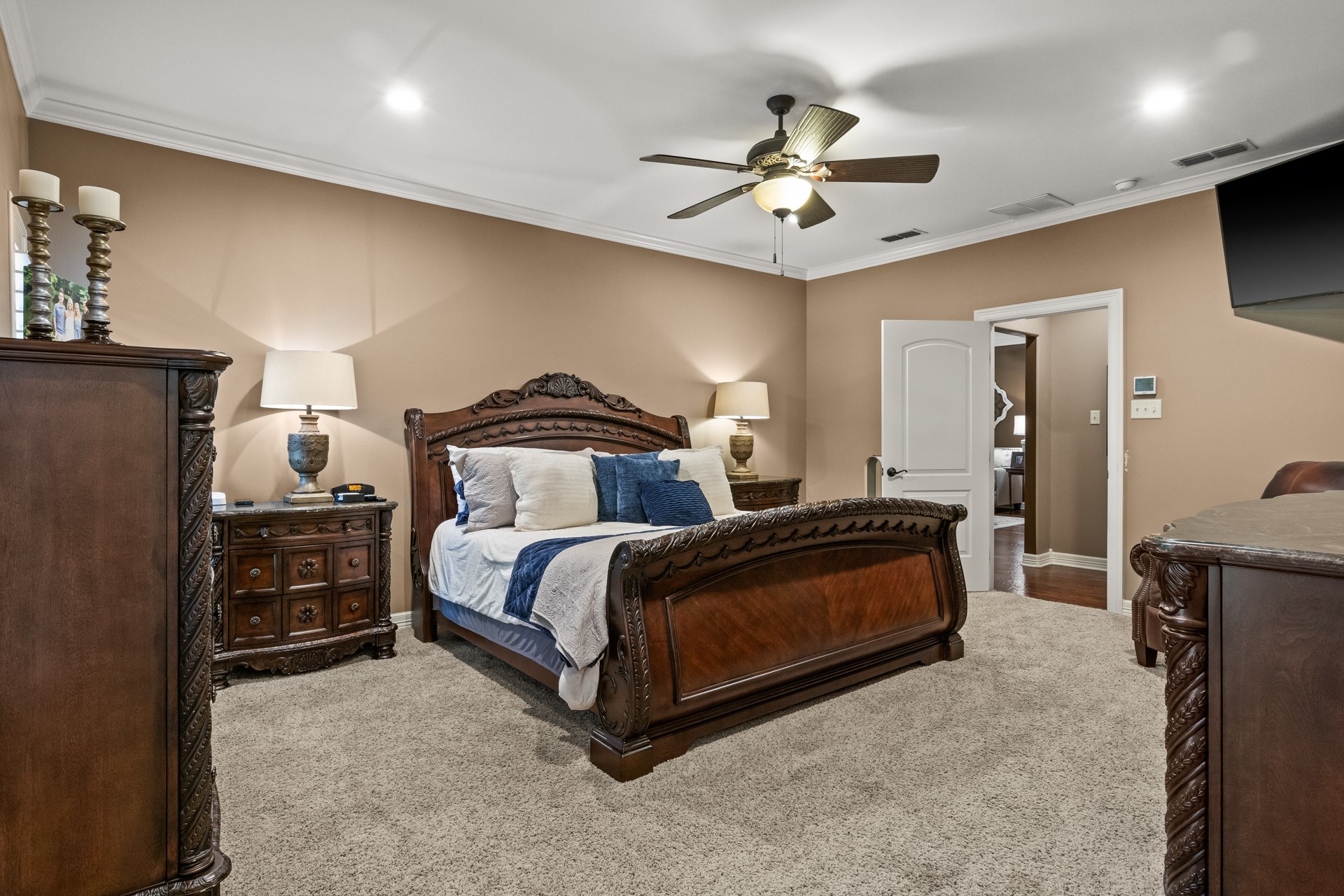 204 Private Road 54166