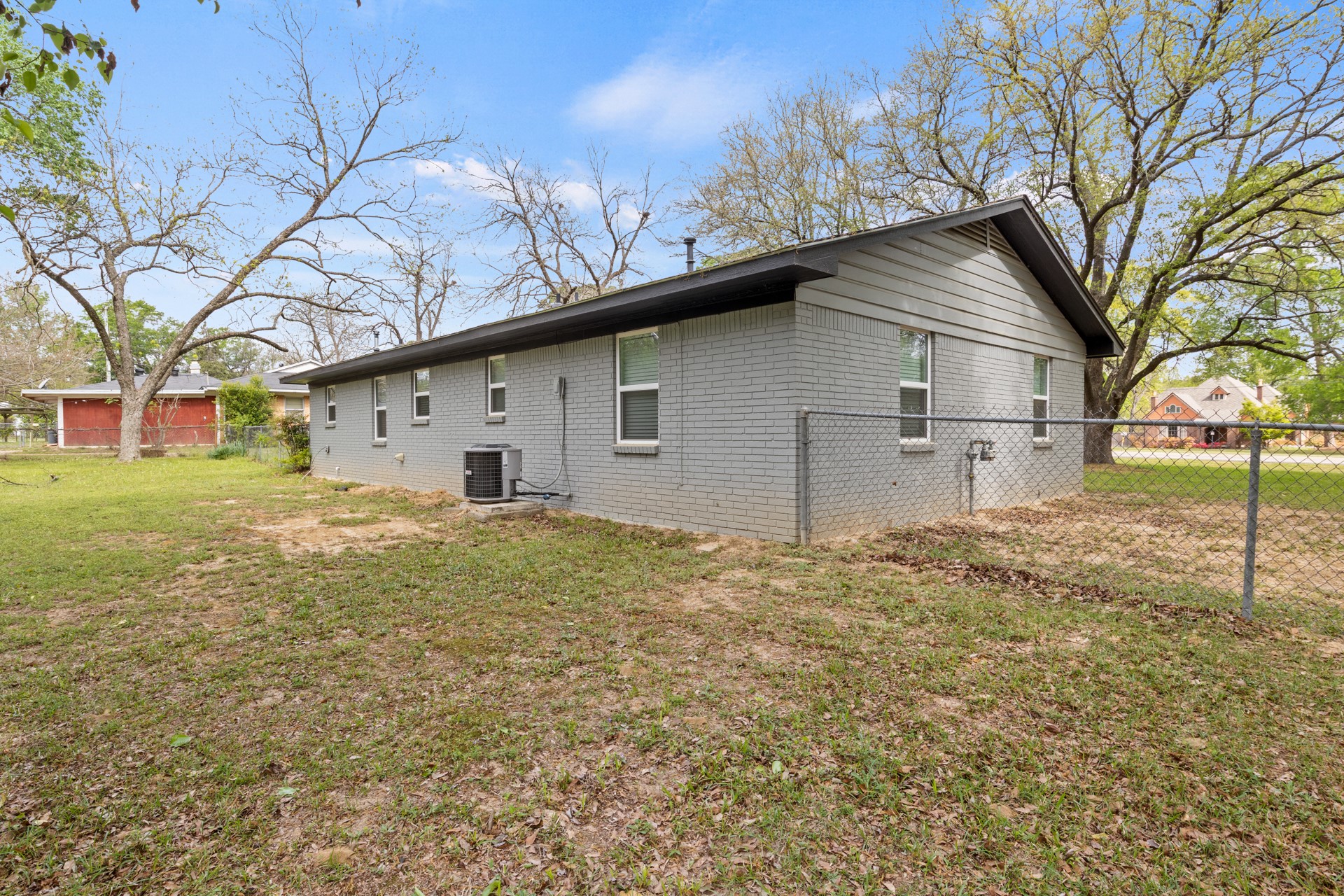 802 Quitman Street
