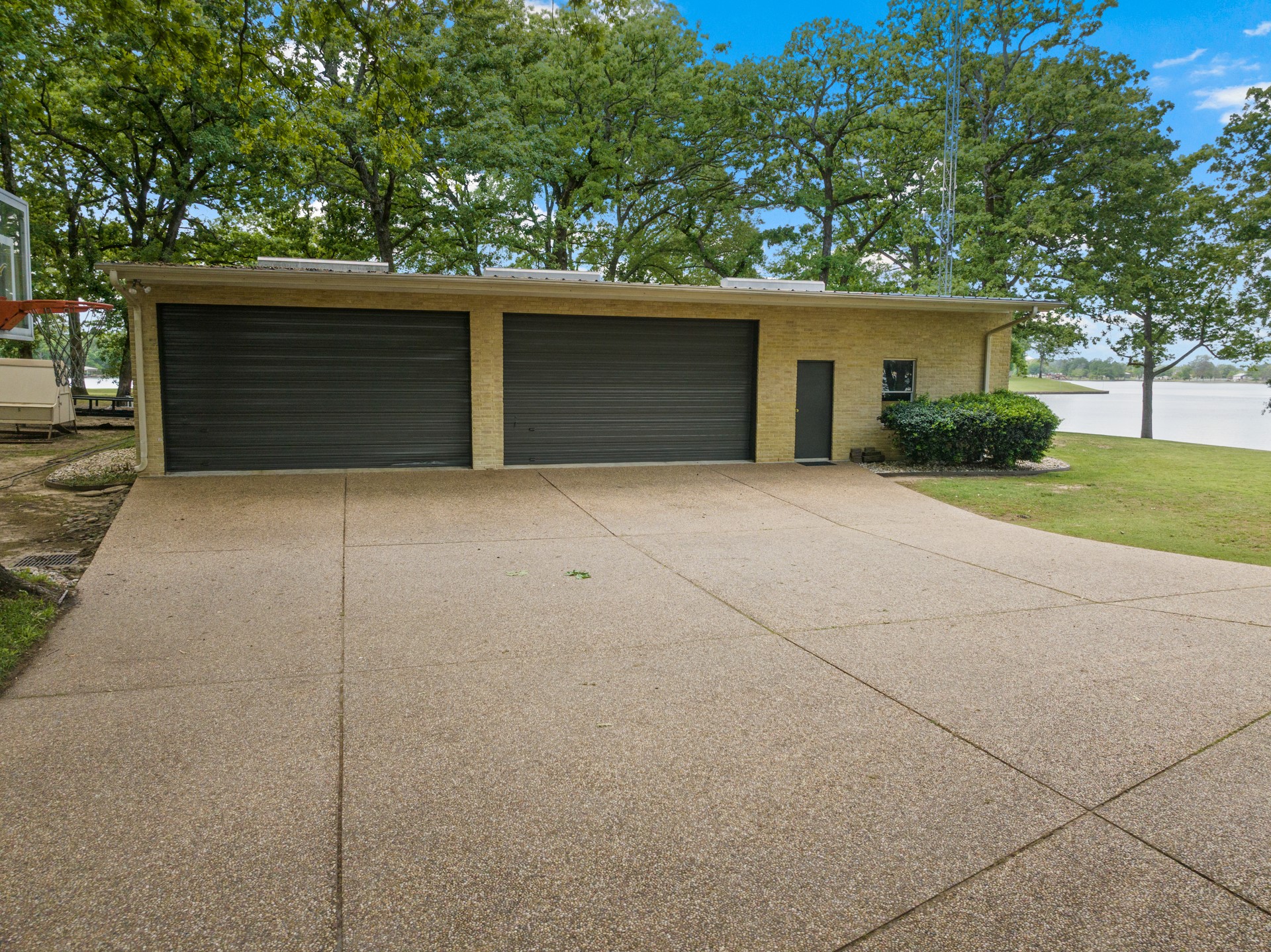 360 County Road 2136