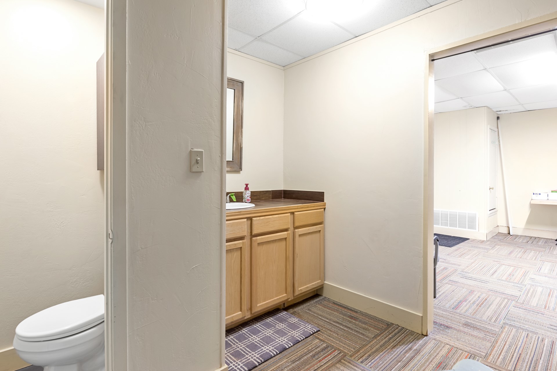 141 E Marshall